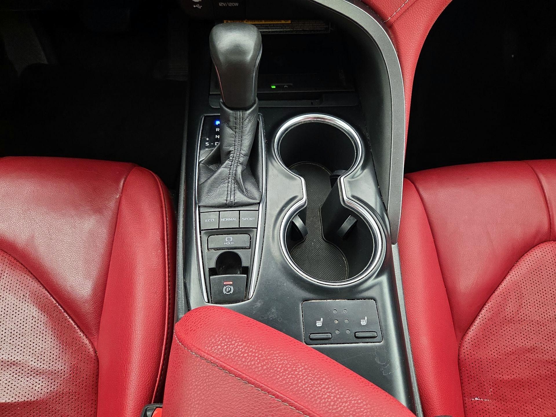 Thumbnail: 2019 Toyota Camry - 18