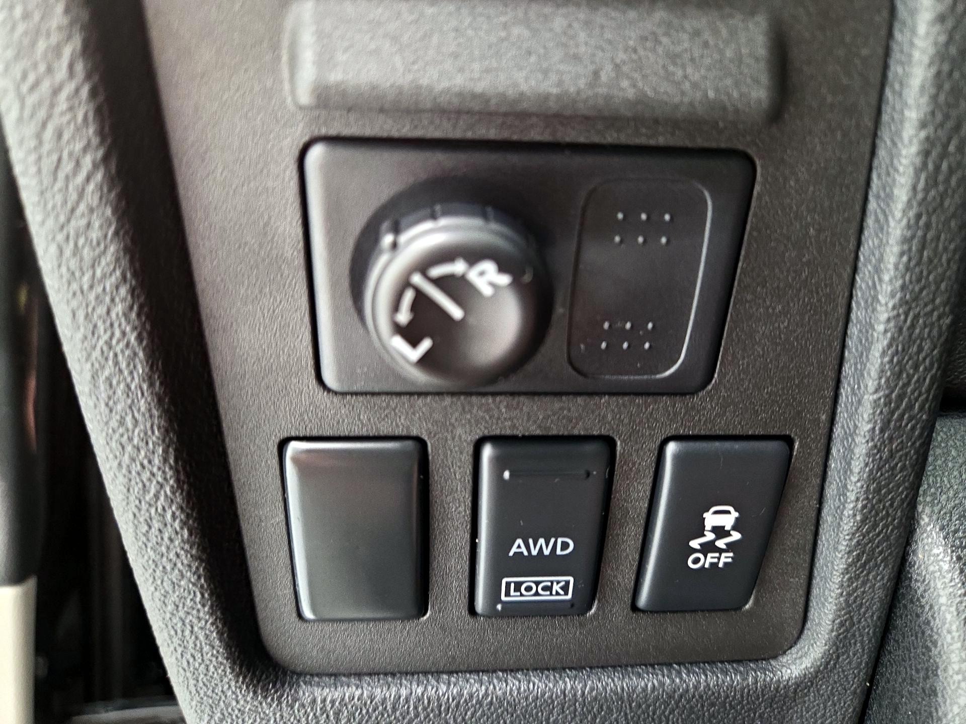 Thumbnail: 2014 Nissan Rogue - 13