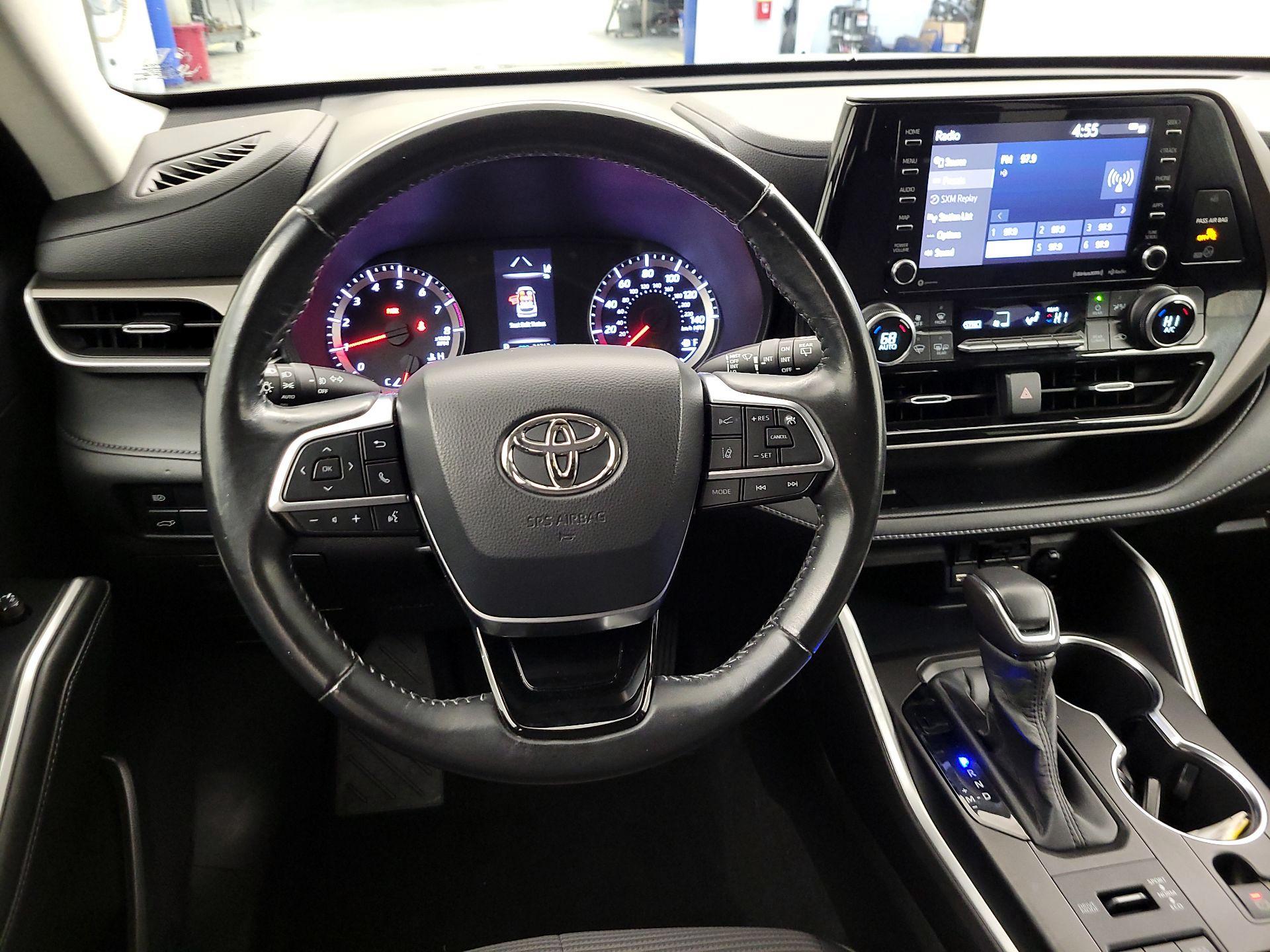 Thumbnail: 2020 Toyota Highlander - 10
