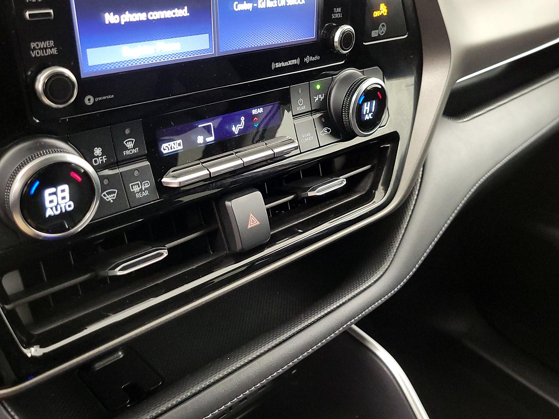 Thumbnail: 2020 Toyota Highlander - 16