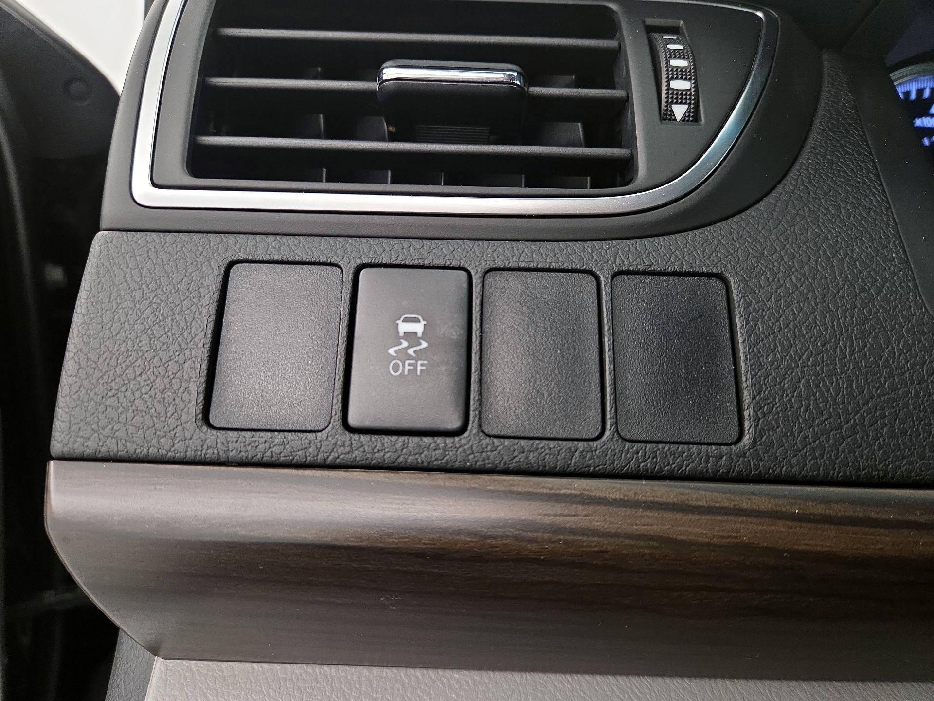 Thumbnail: 2016 Toyota Camry - 13