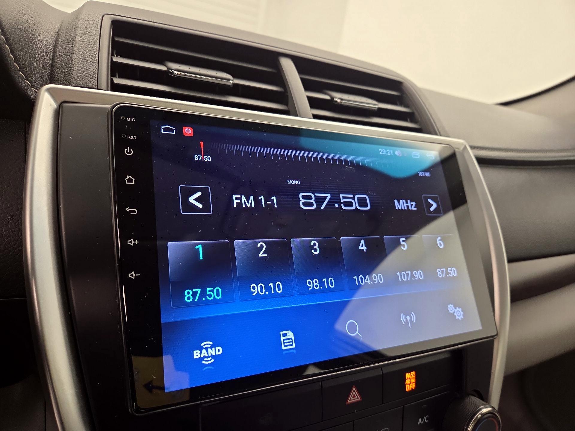 Thumbnail: 2016 Toyota Camry - 15