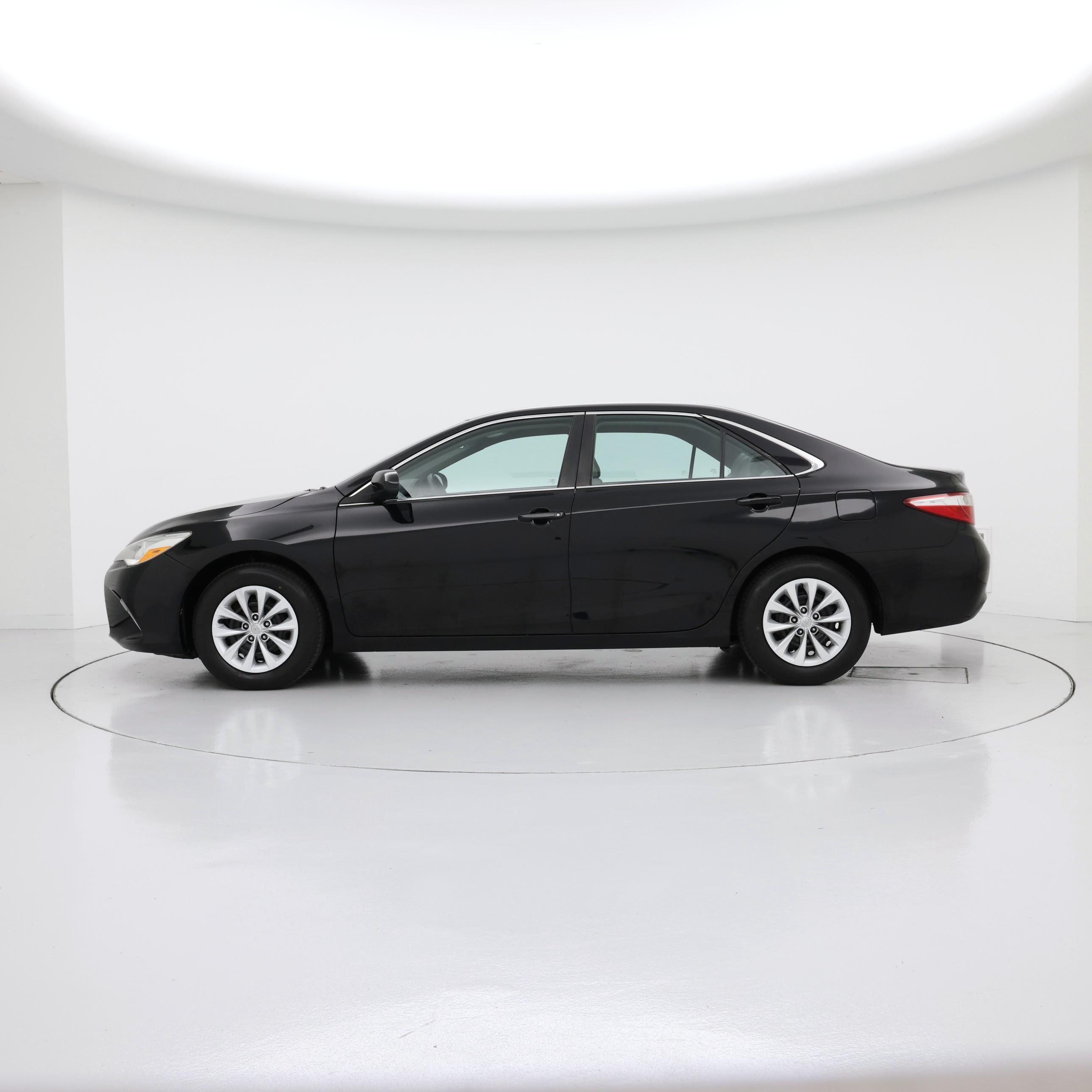 Thumbnail: 2016 Toyota Camry - 3
