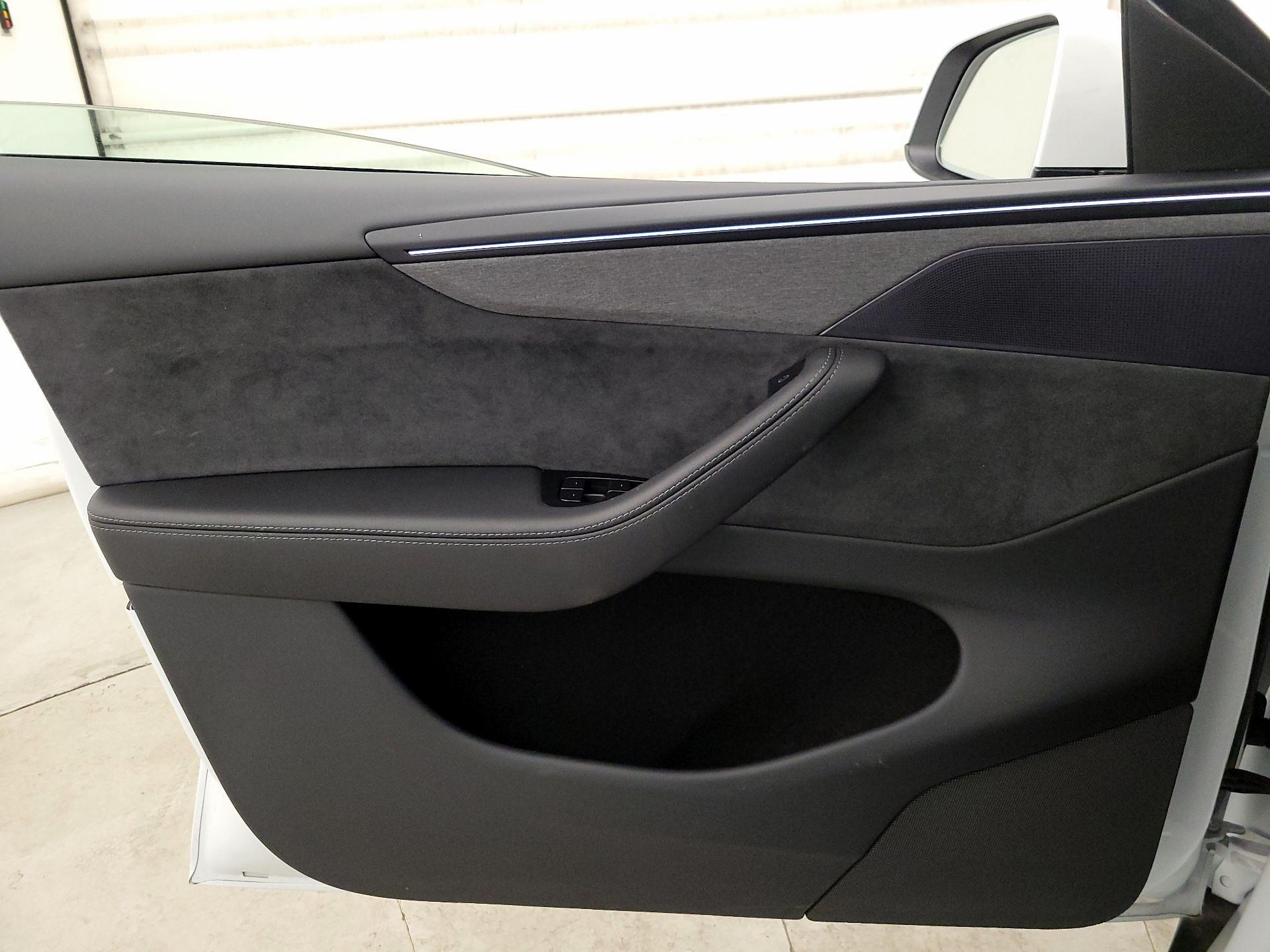 Thumbnail: 2026 Tesla Model Y - 12