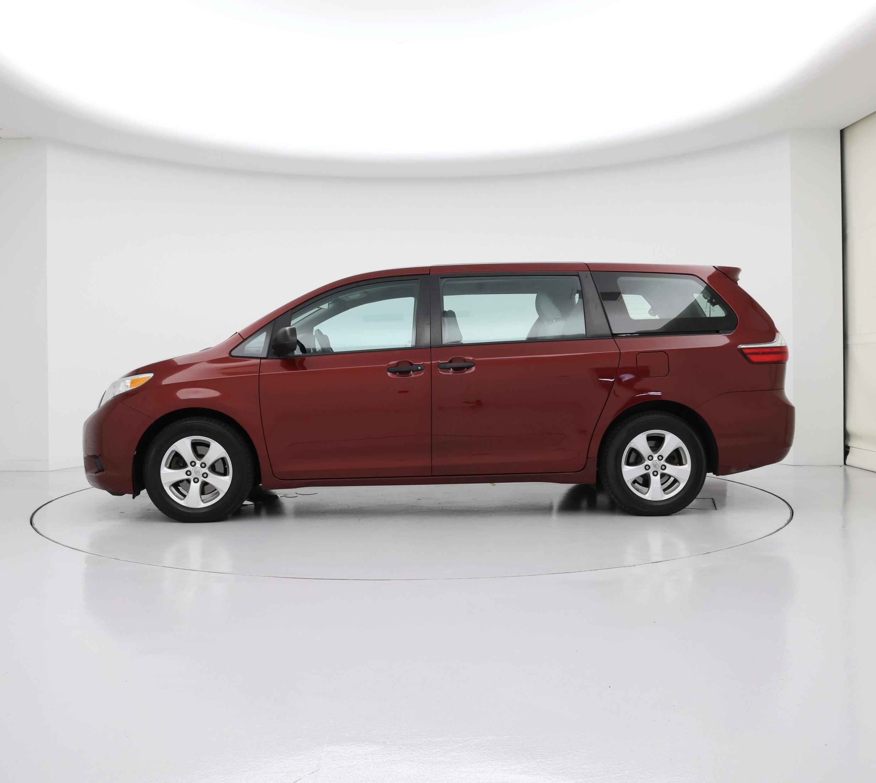 Thumbnail: 2017 Toyota Sienna - 3