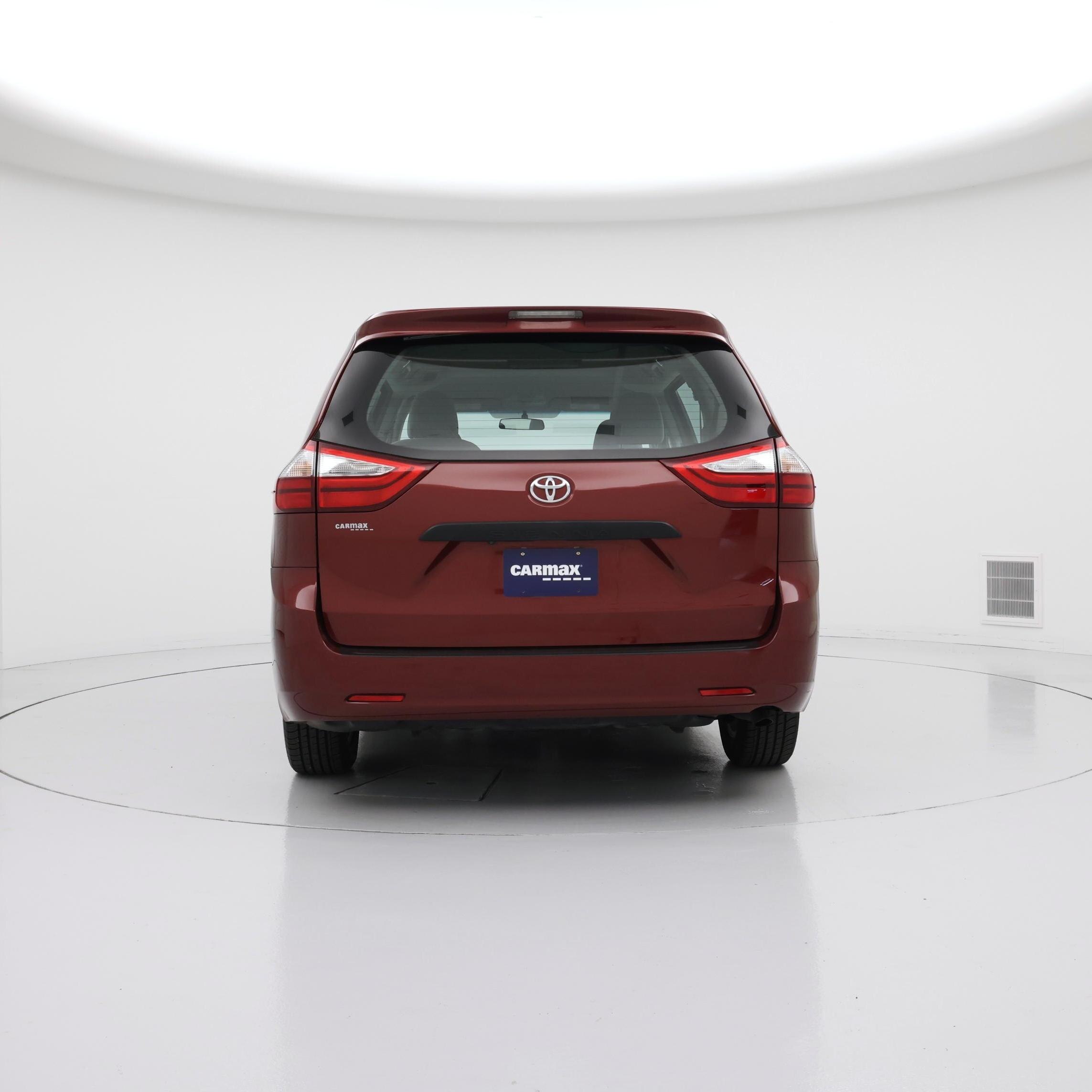 Thumbnail: 2017 Toyota Sienna - 6