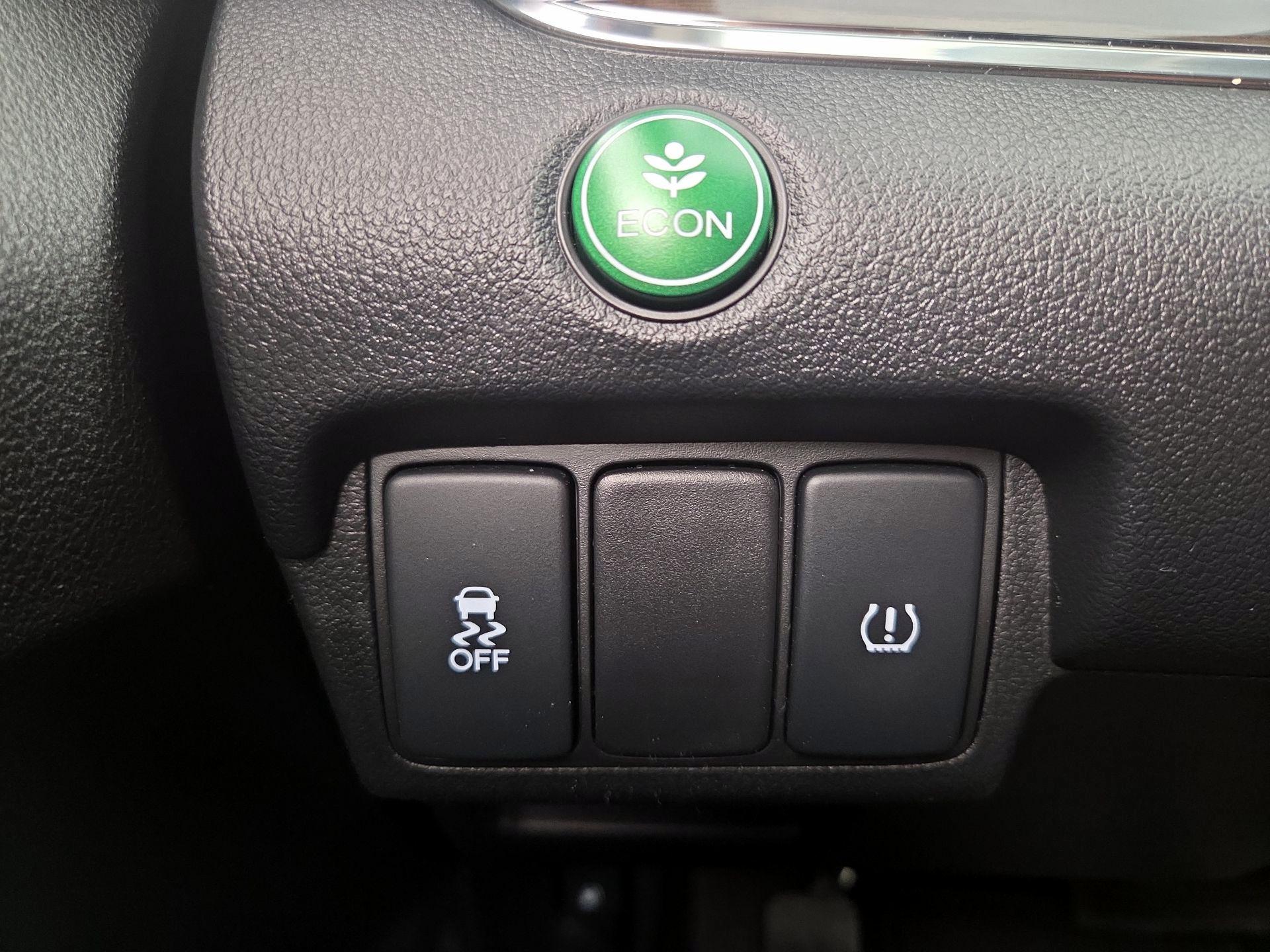 Thumbnail: 2016 Honda CR-V - 13