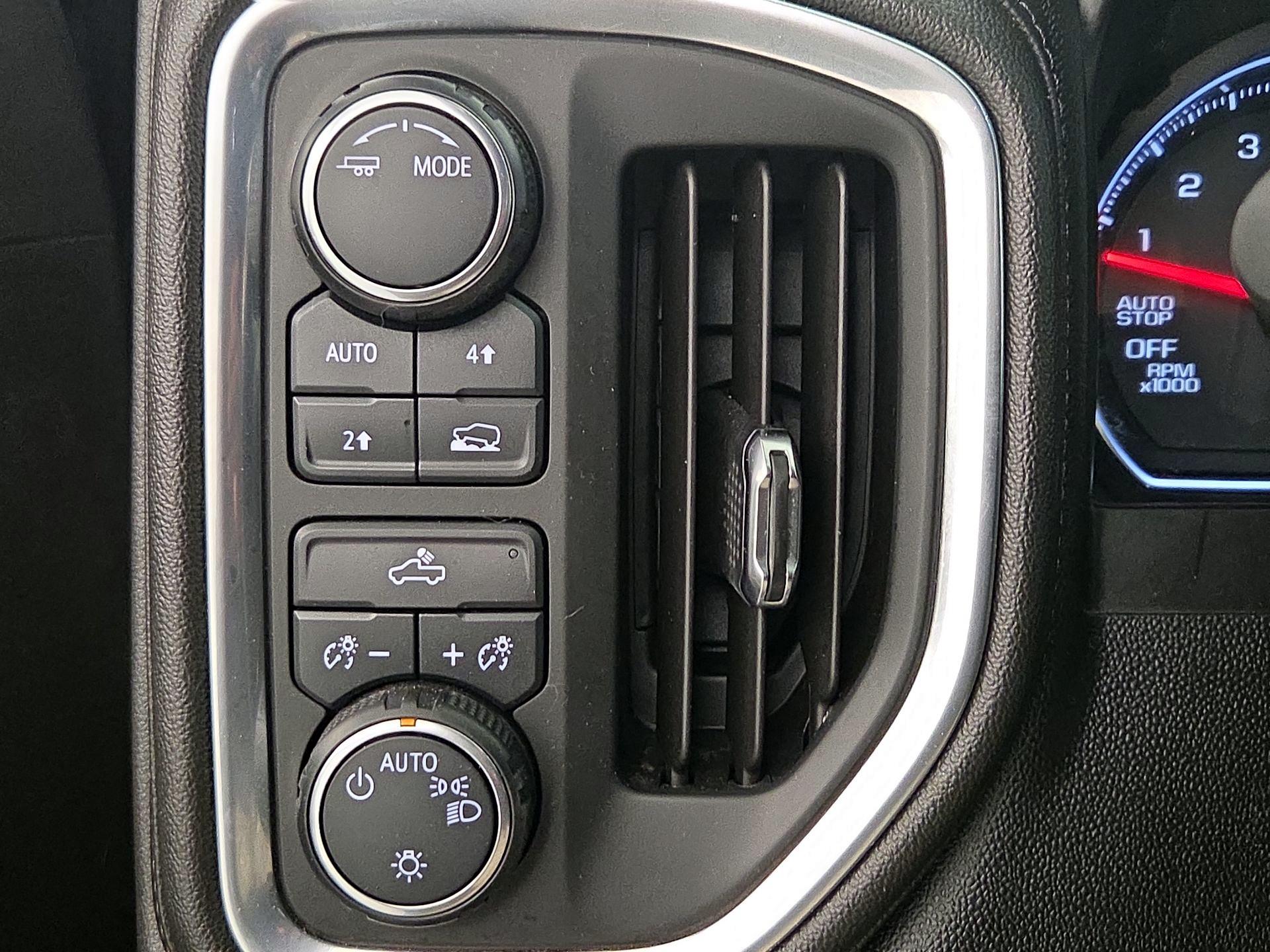 Thumbnail: 2020 Chevrolet Silverado 1500 - 13