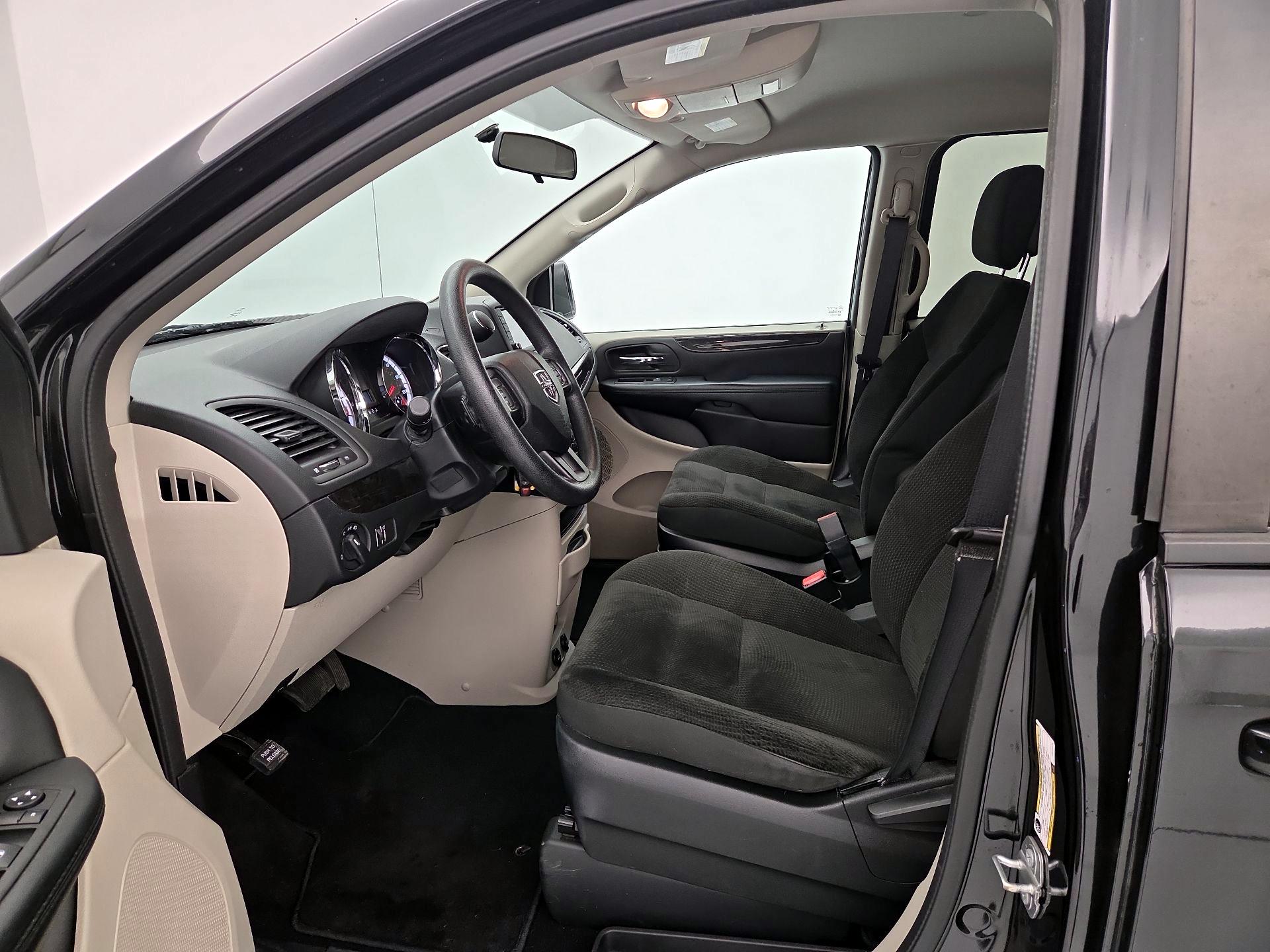 Thumbnail: 2018 Dodge Grand Caravan - 11