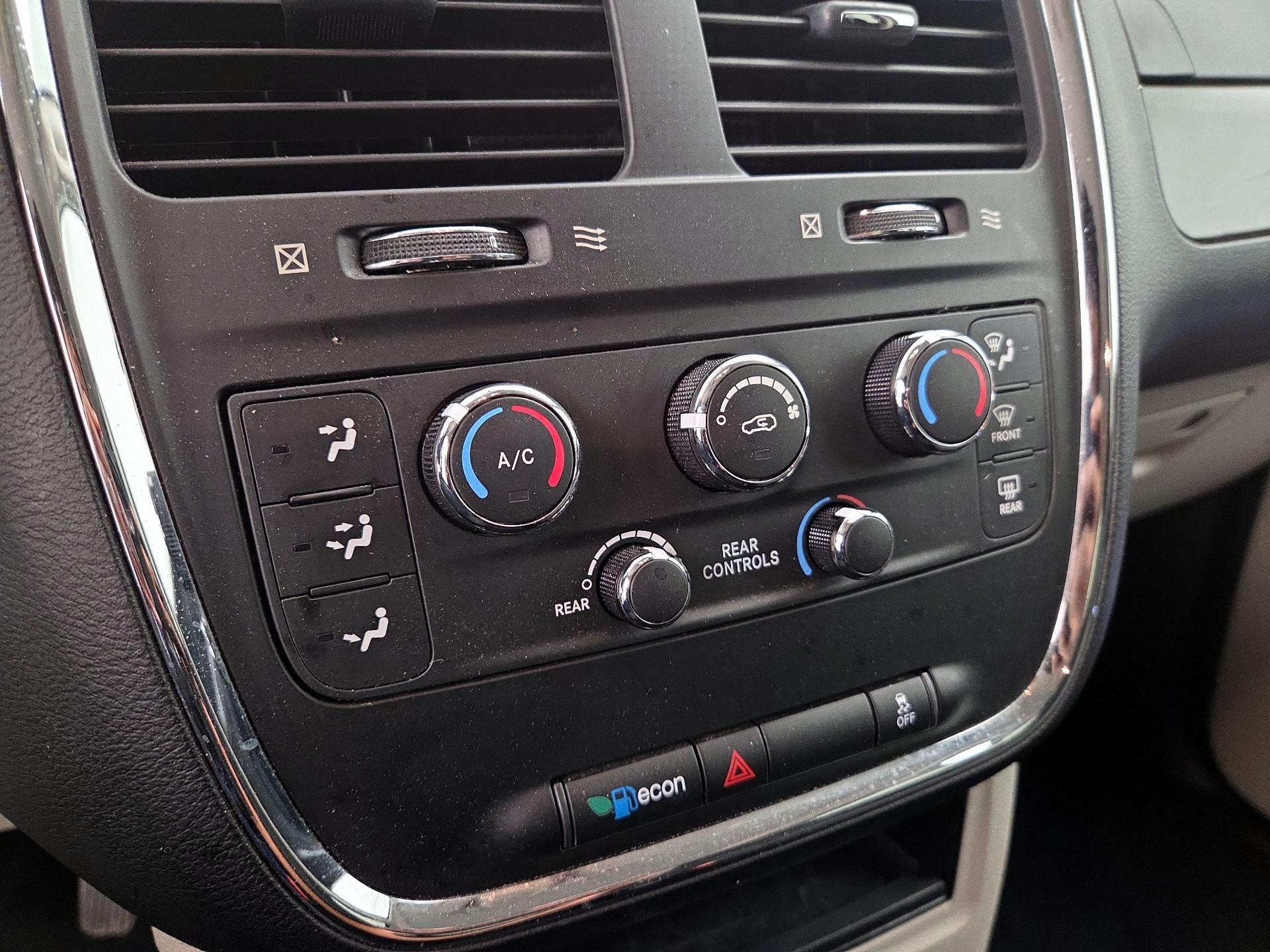Thumbnail: 2018 Dodge Grand Caravan - 16