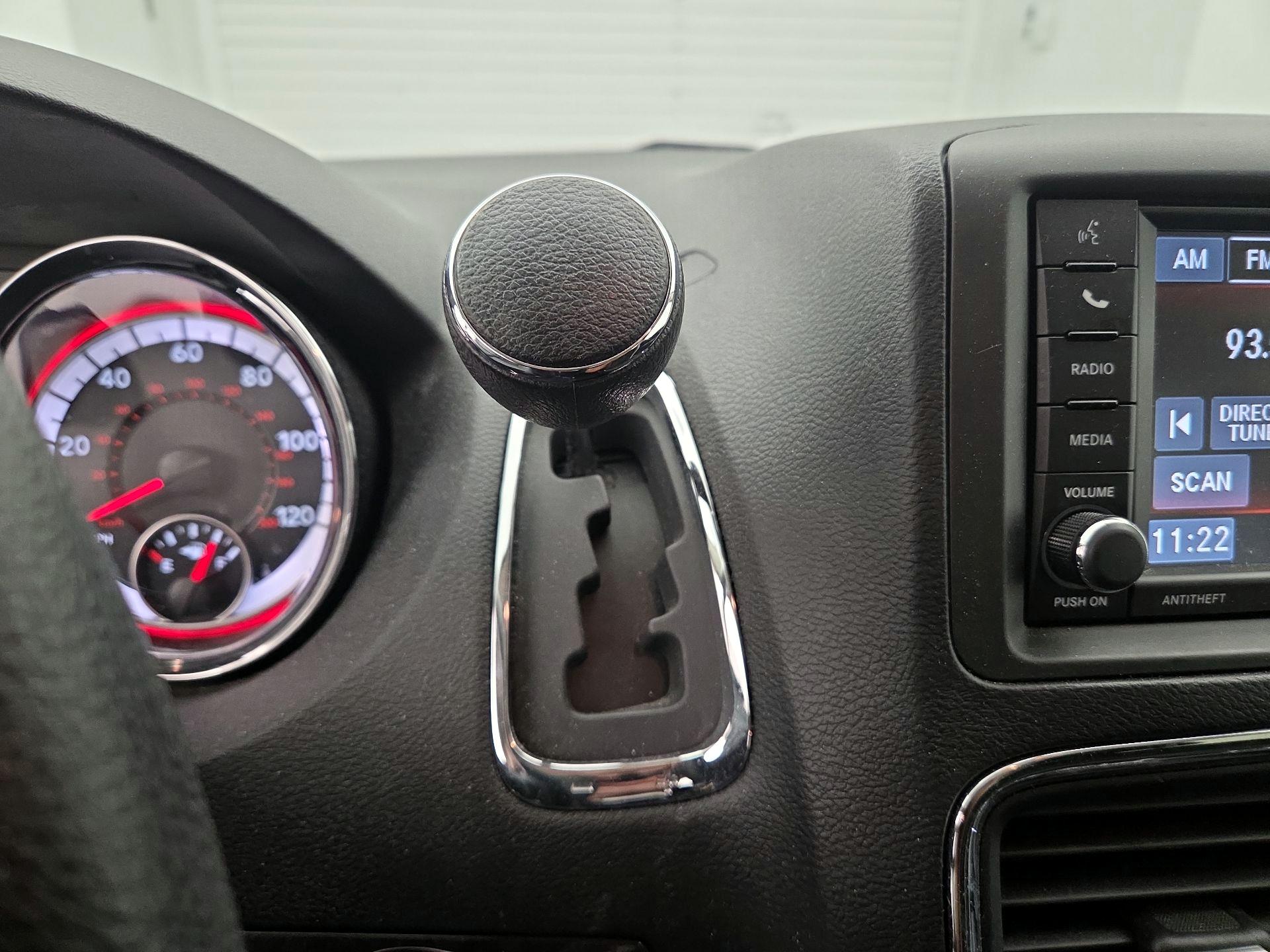 Thumbnail: 2018 Dodge Grand Caravan - 17