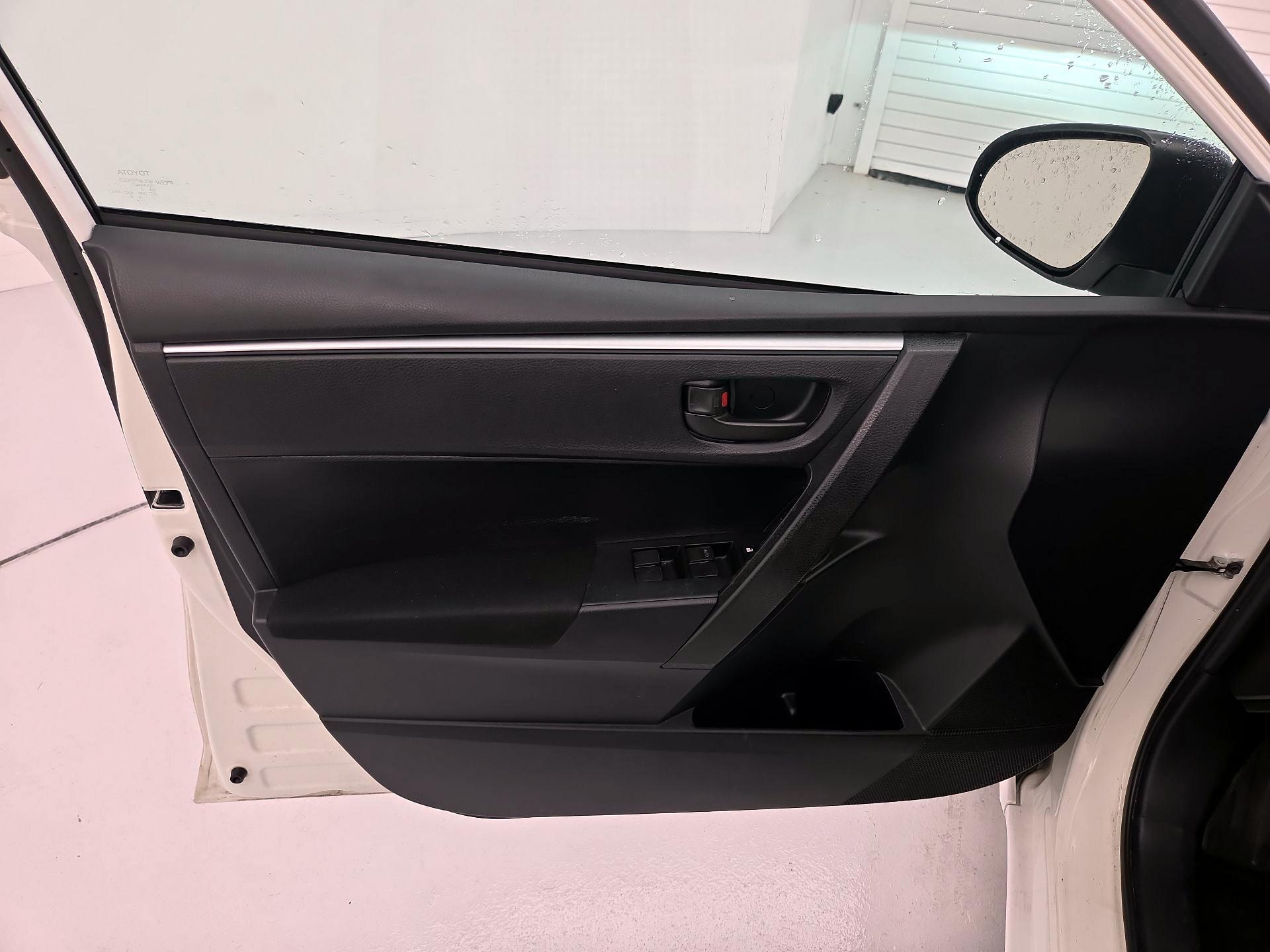 Thumbnail: 2015 Toyota Corolla - 12