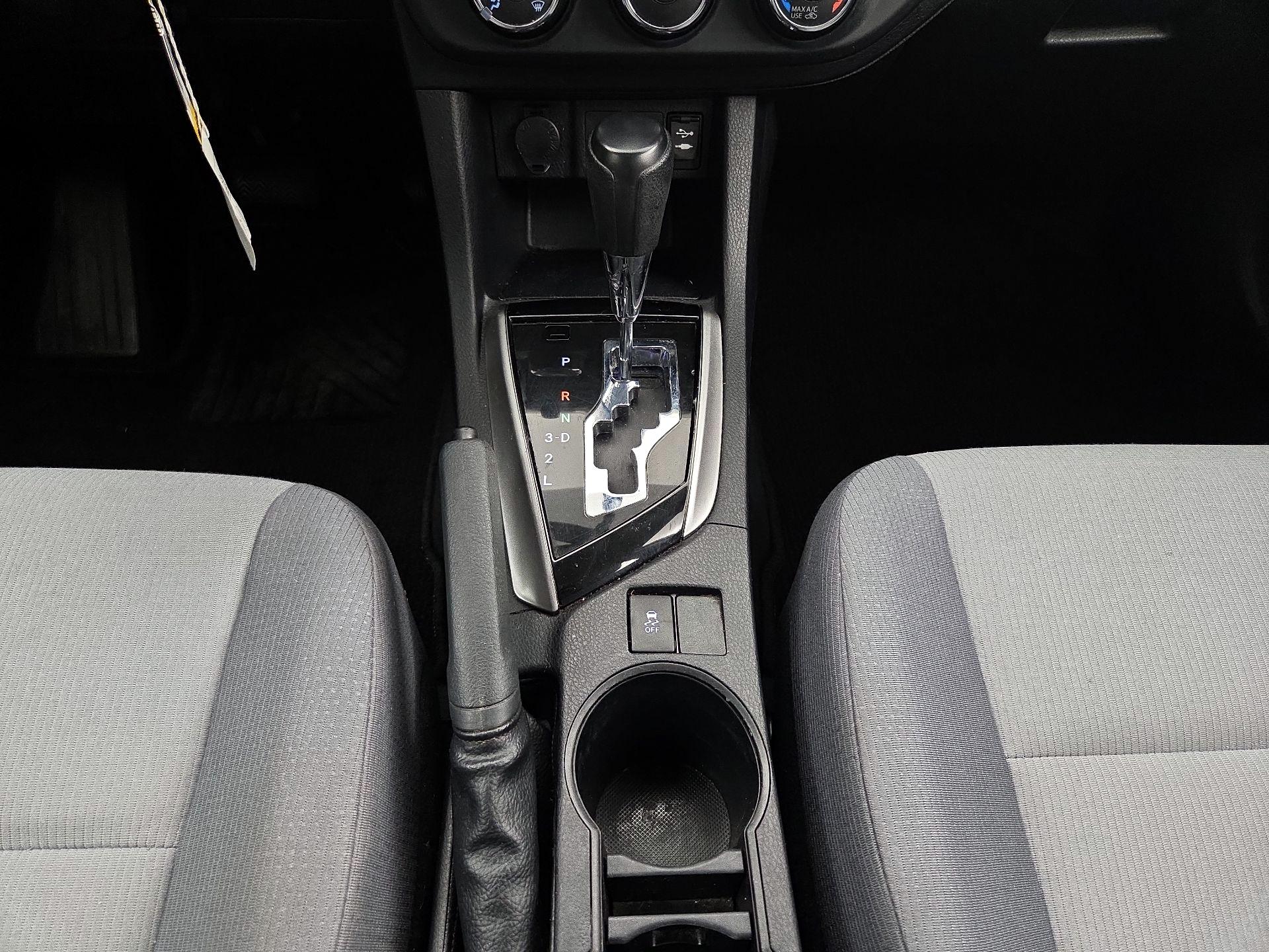 Thumbnail: 2015 Toyota Corolla - 16