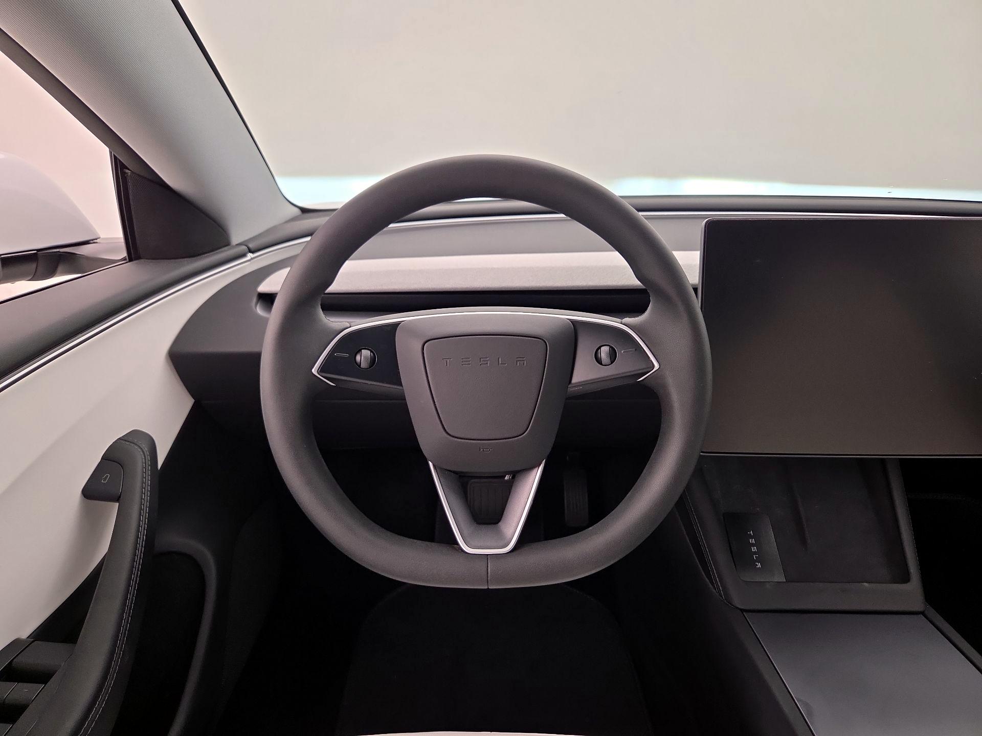 Thumbnail: 2024 Tesla Model 3 - 10