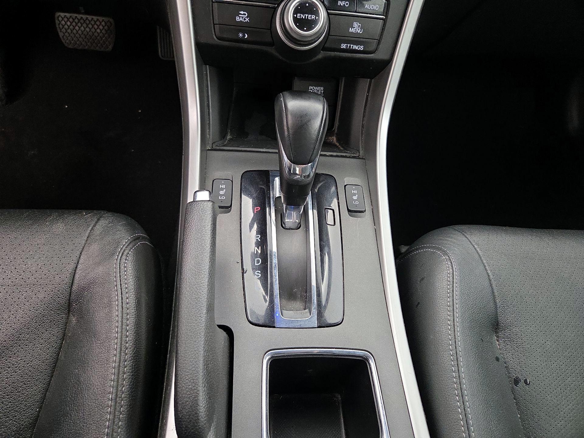 Thumbnail: 2015 Honda Accord - 17