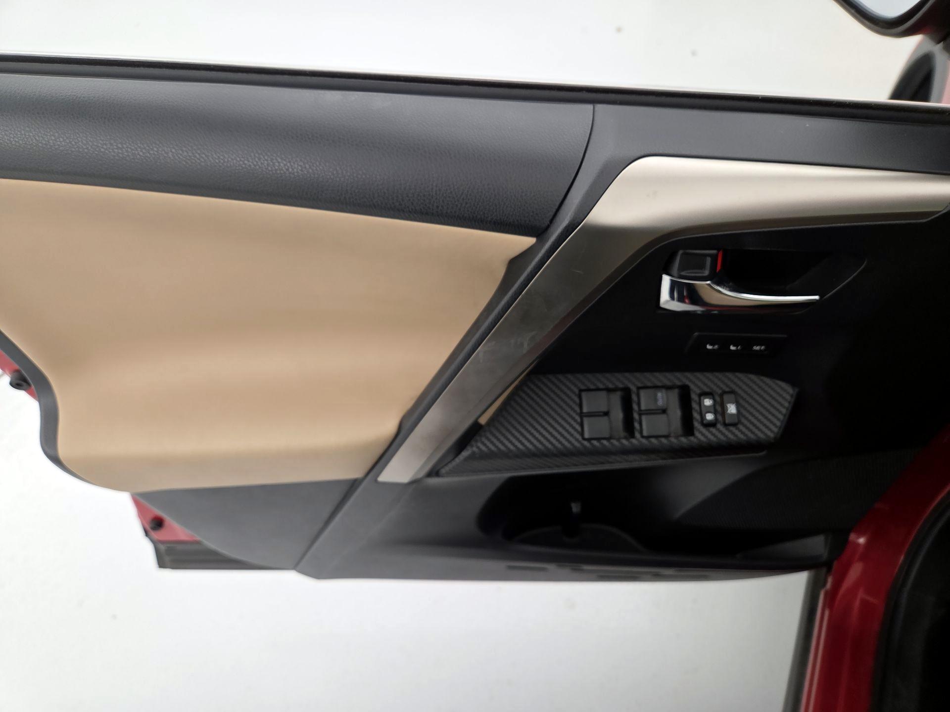 Thumbnail: 2014 Toyota RAV4 - 12