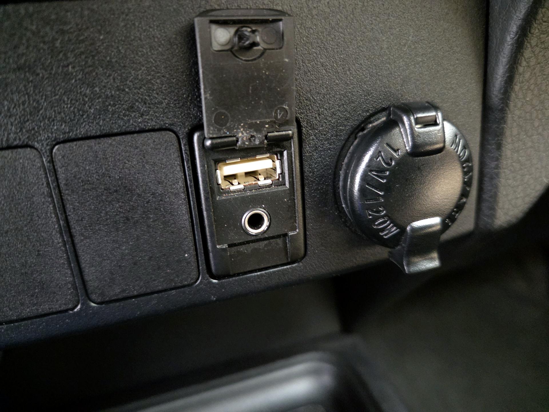 Thumbnail: 2014 Toyota RAV4 - 19