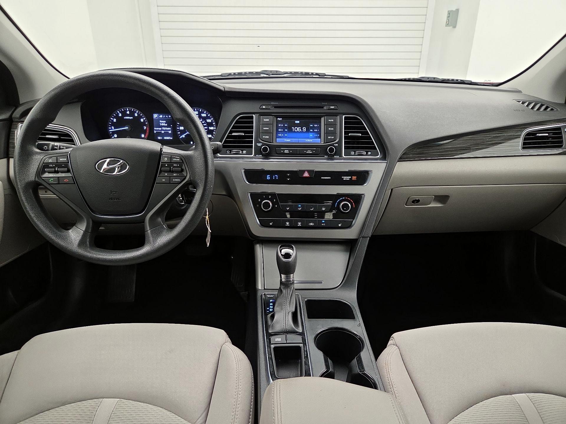 Thumbnail: 2015 Hyundai Sonata - 9