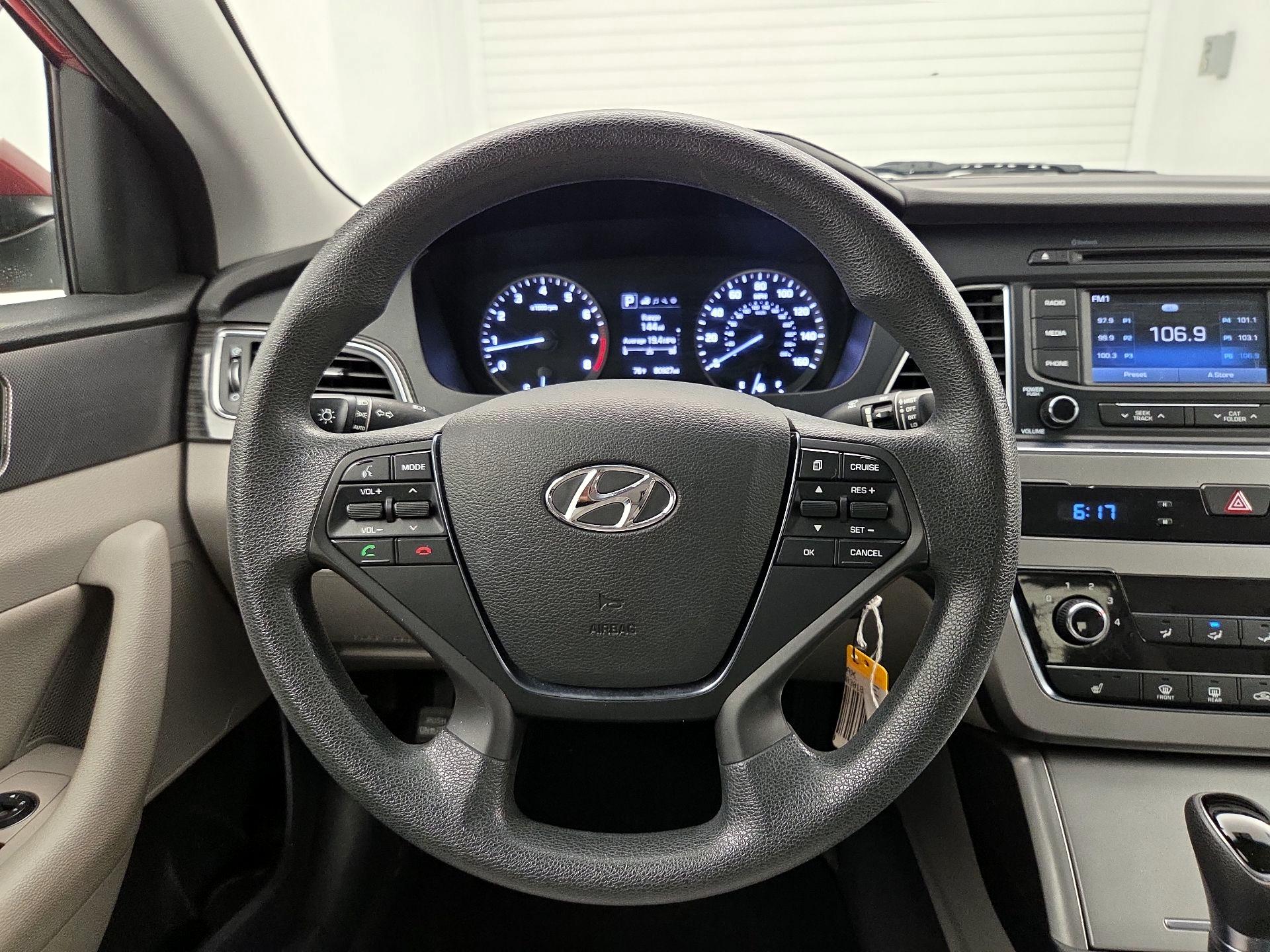 Thumbnail: 2015 Hyundai Sonata - 10