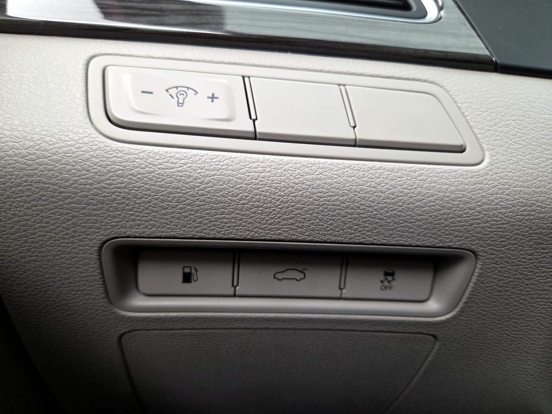 Thumbnail: 2015 Hyundai Sonata - 13