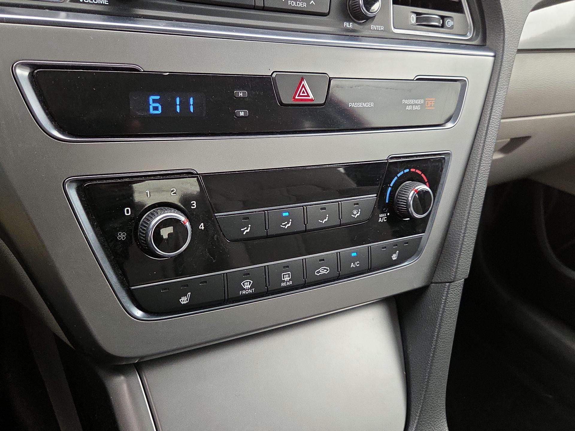 Thumbnail: 2015 Hyundai Sonata - 16