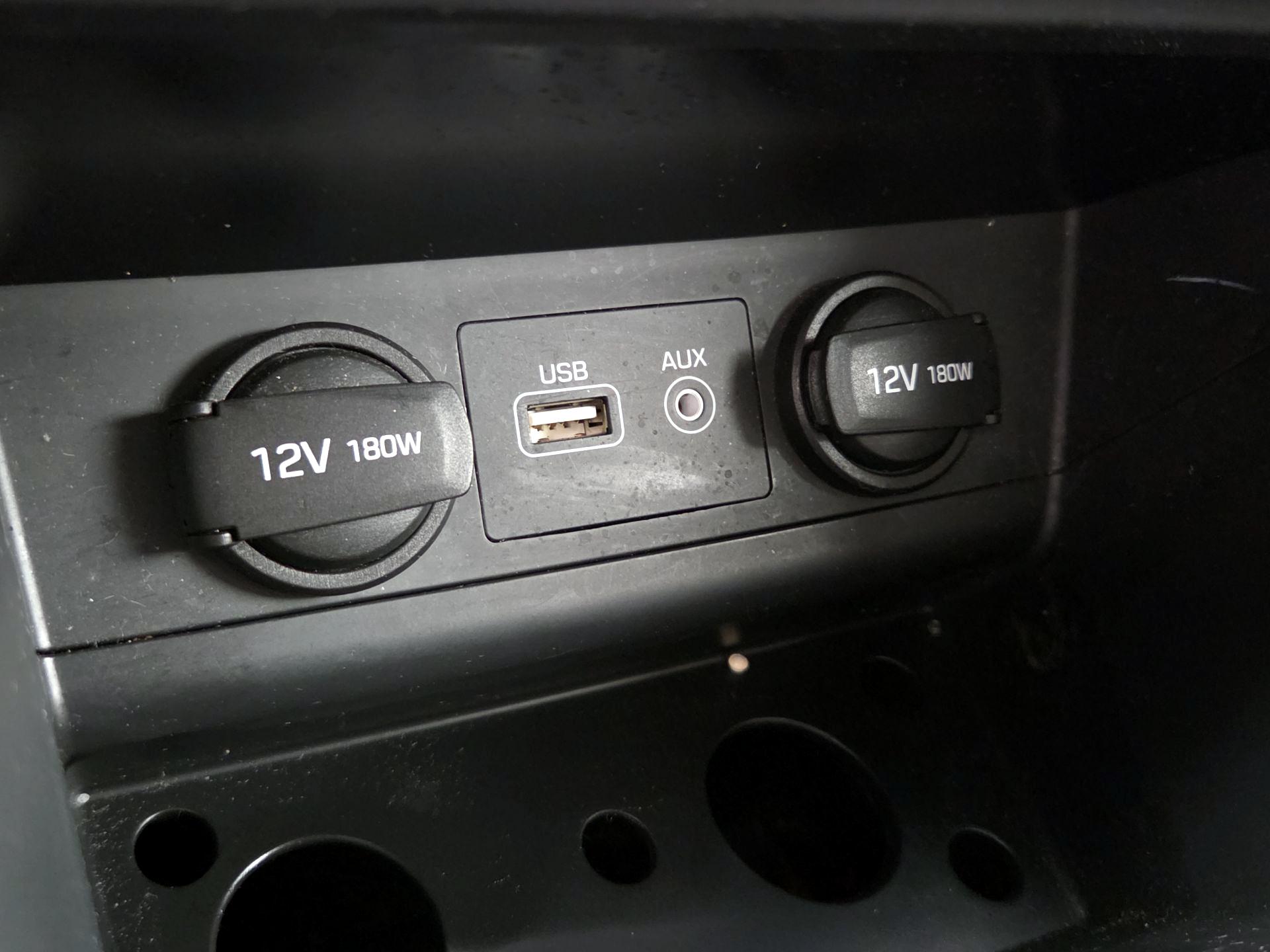 Thumbnail: 2015 Hyundai Sonata - 18