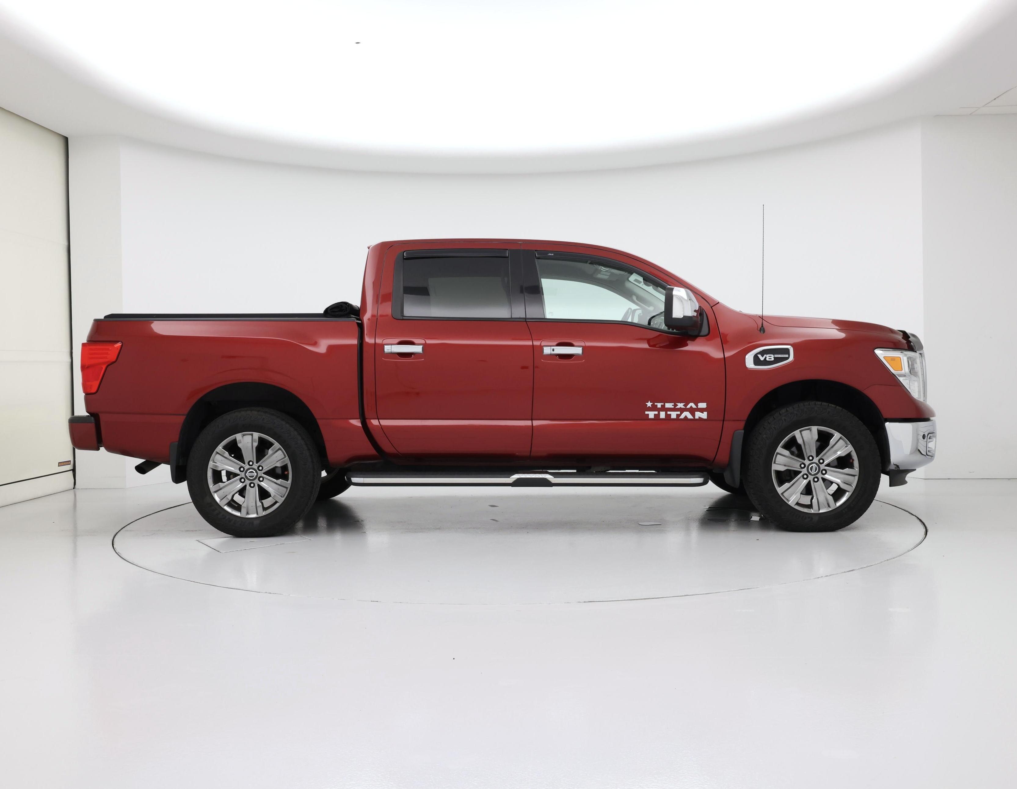 Thumbnail: 2017 Nissan Titan - 7