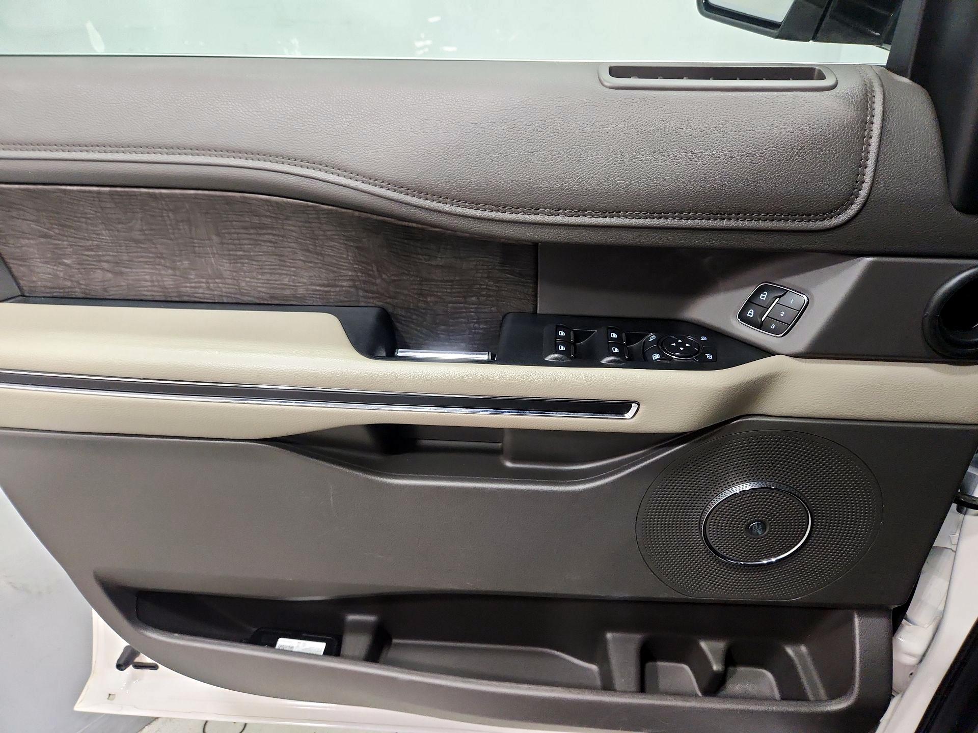 Thumbnail: 2019 Ford Expedition - 12