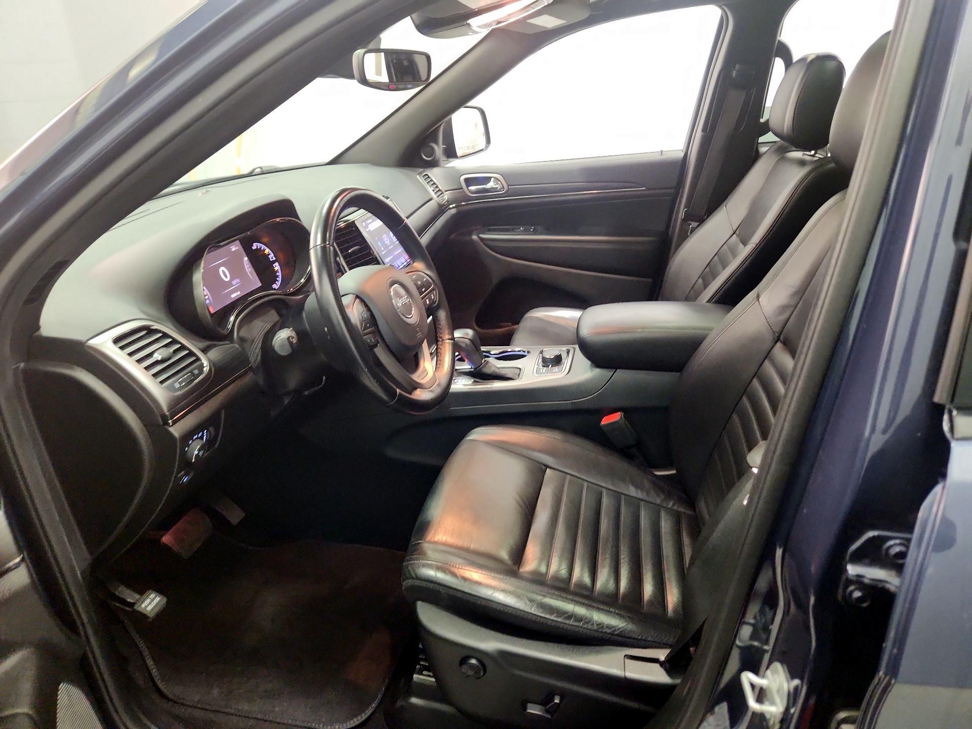 Thumbnail: 2020 Jeep Grand Cherokee - 11