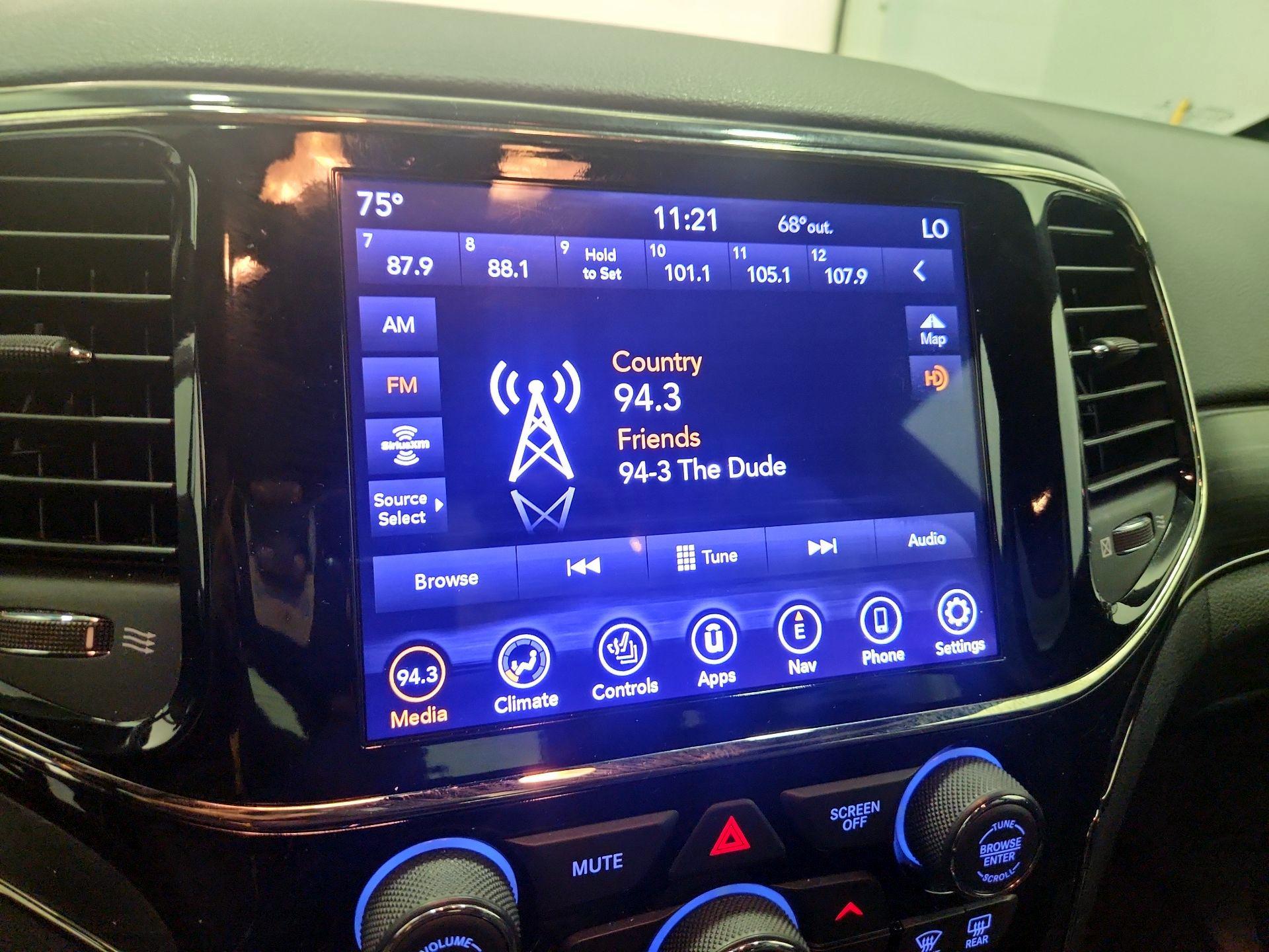 Thumbnail: 2020 Jeep Grand Cherokee - 16