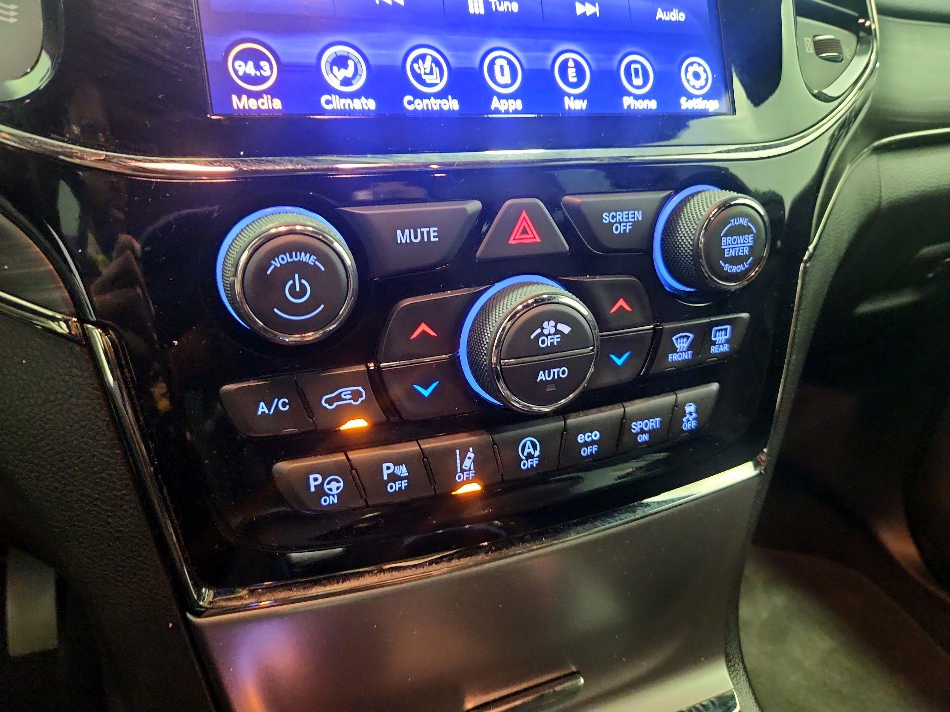 Thumbnail: 2020 Jeep Grand Cherokee - 17