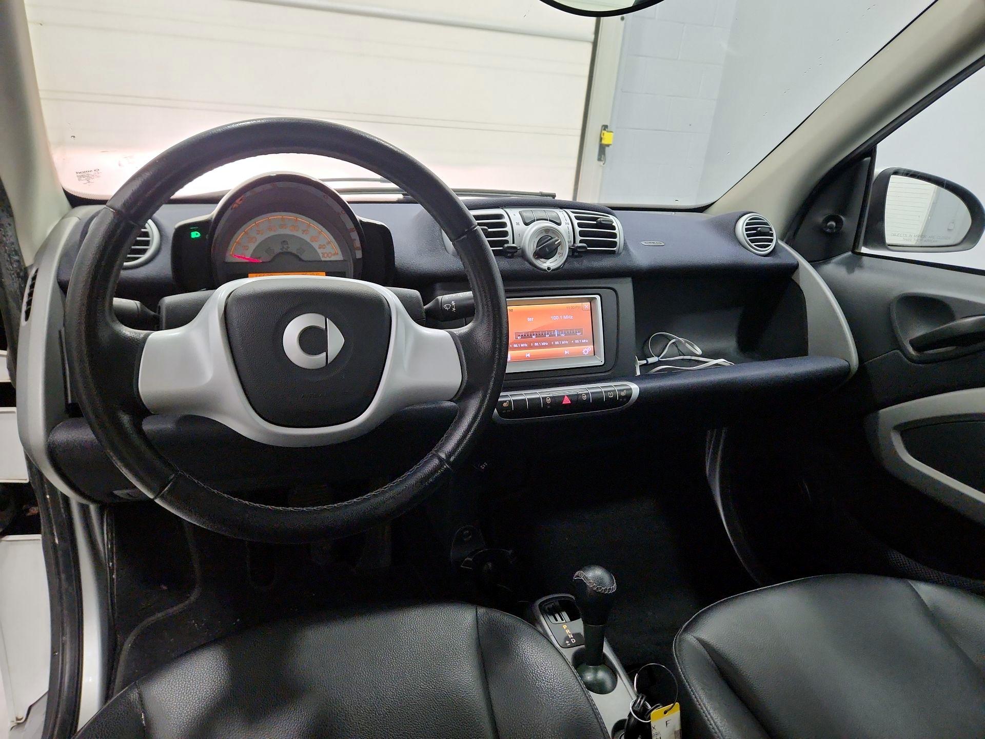 Thumbnail: 2015 smart fortwo - 9