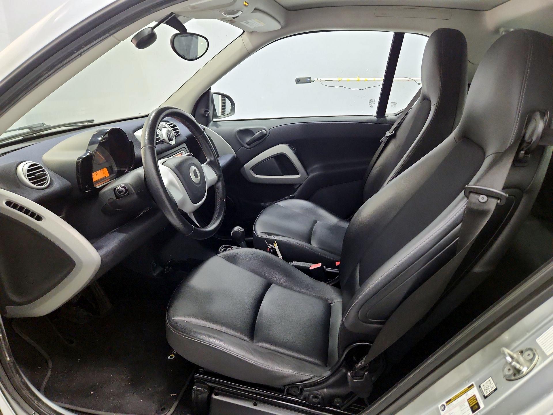 Thumbnail: 2015 smart fortwo - 11