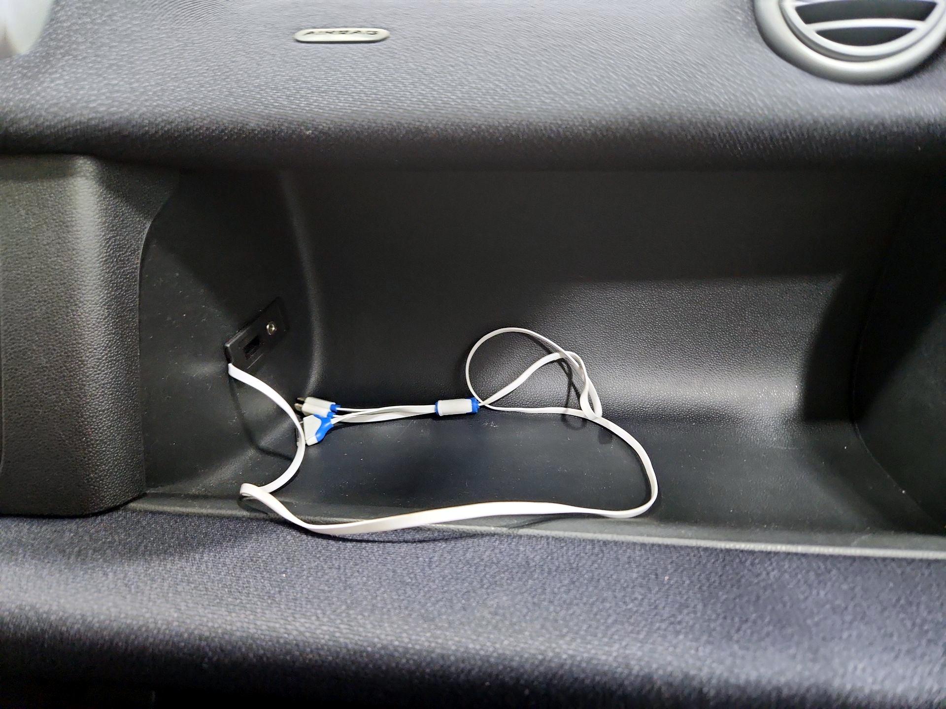 Thumbnail: 2015 smart fortwo - 17