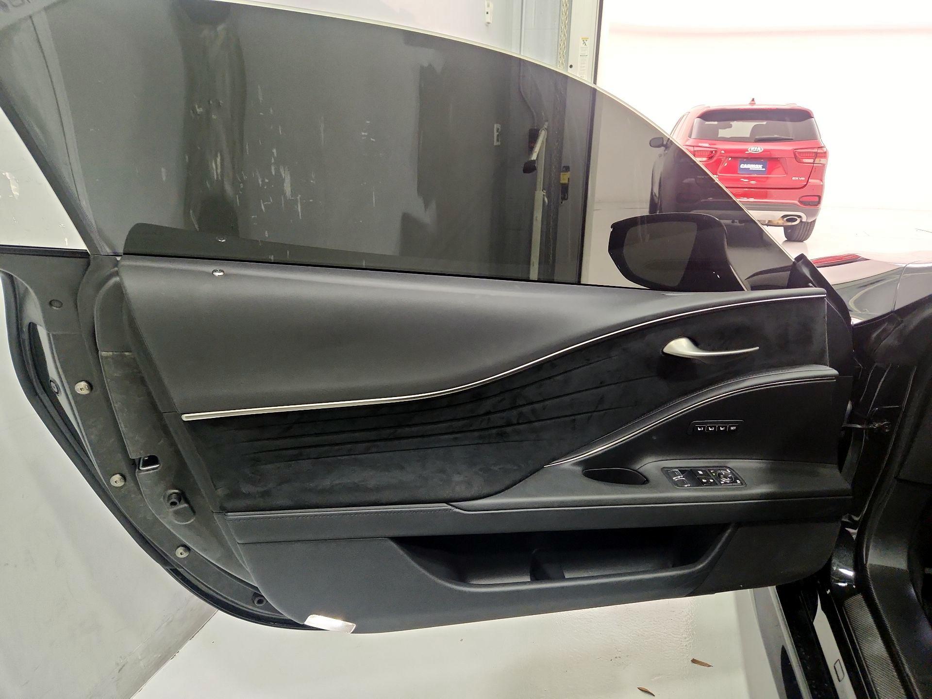 Thumbnail: 2020 Lexus LC - 12