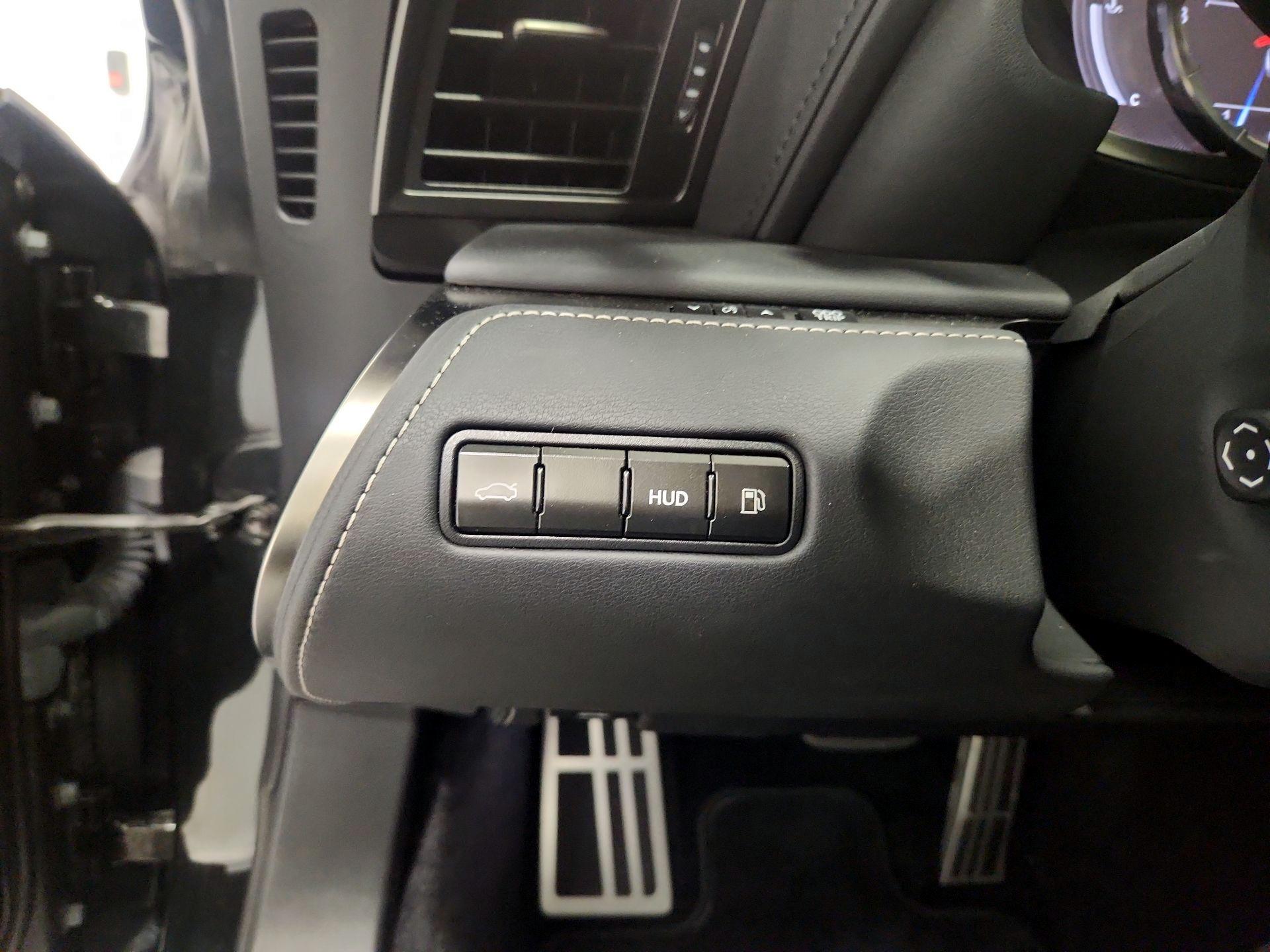 Thumbnail: 2020 Lexus LC - 13