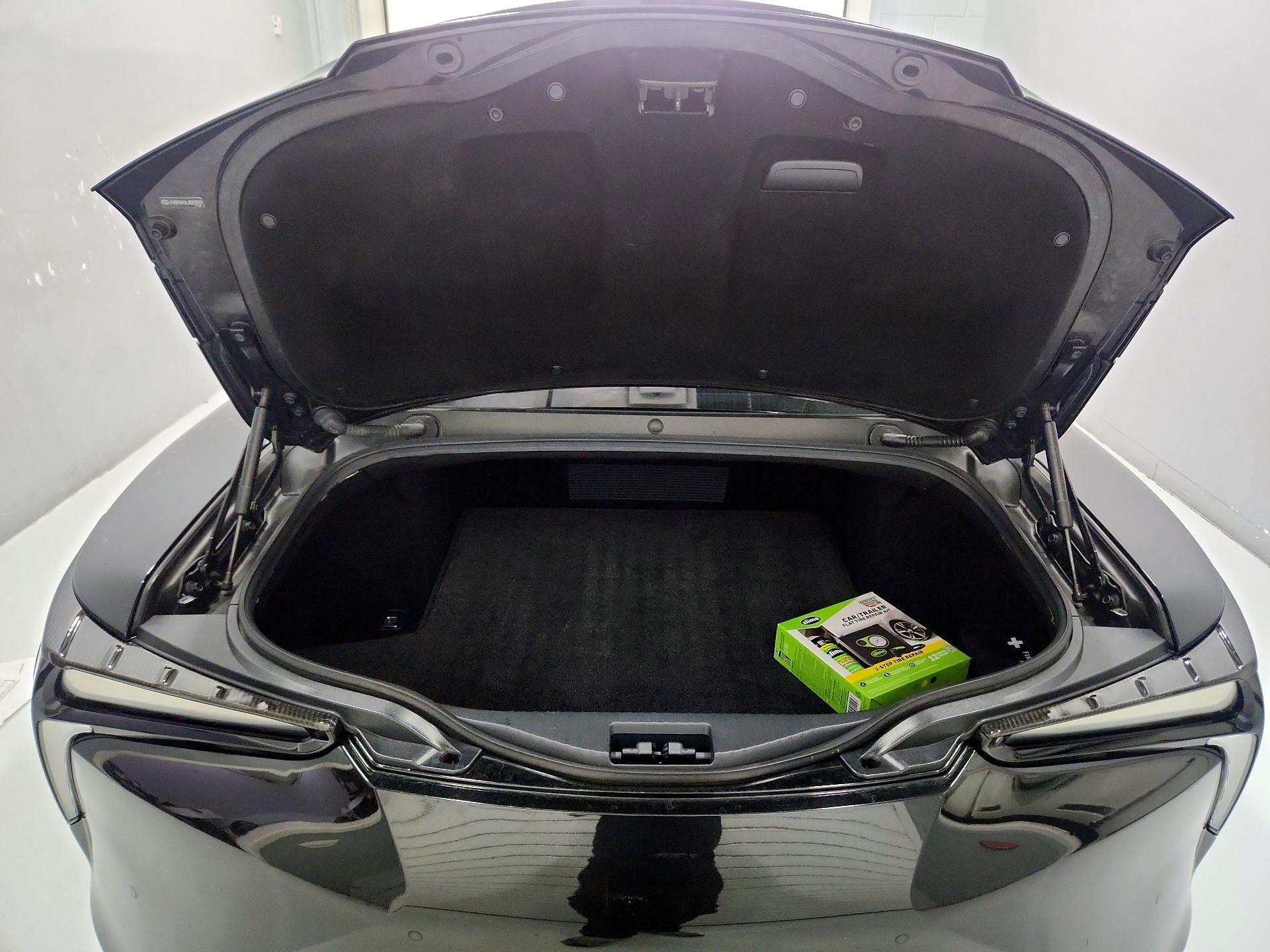 Thumbnail: 2020 Lexus LC - 19