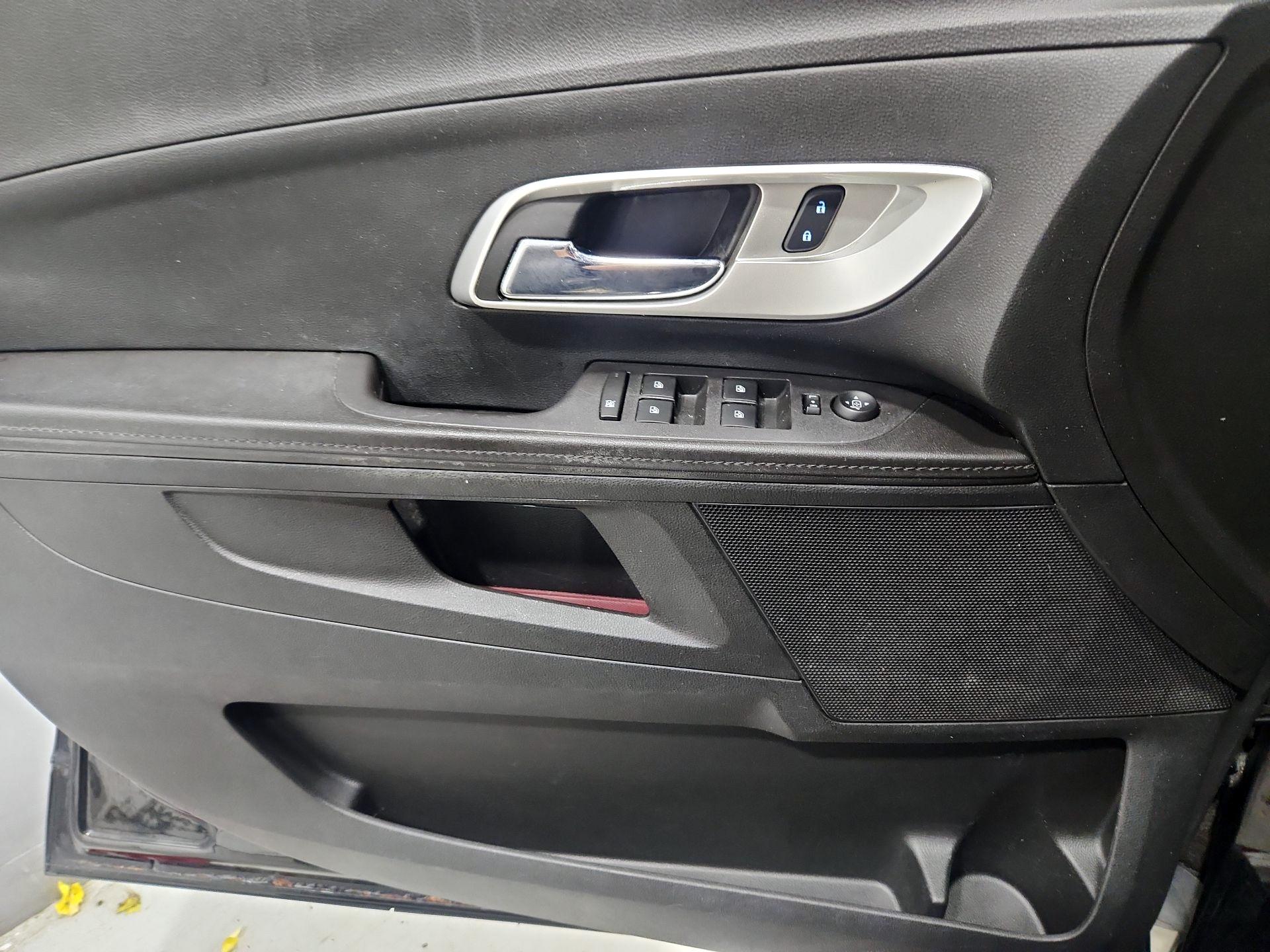 Thumbnail: 2017 Chevrolet Equinox - 12