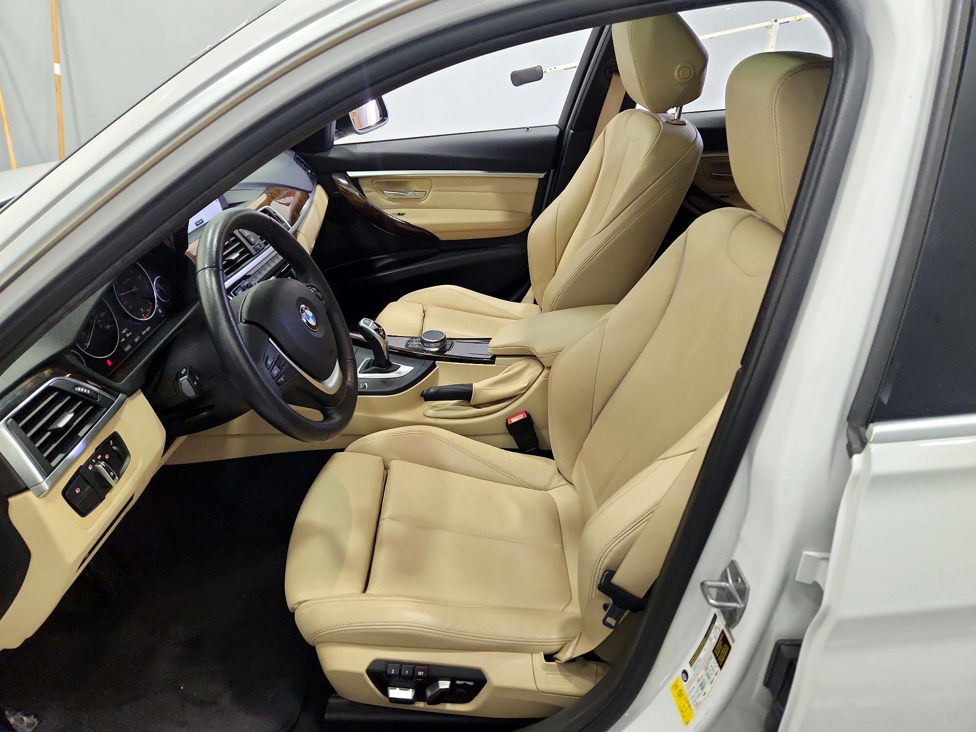 Thumbnail: 2018 BMW 3 Series - 11