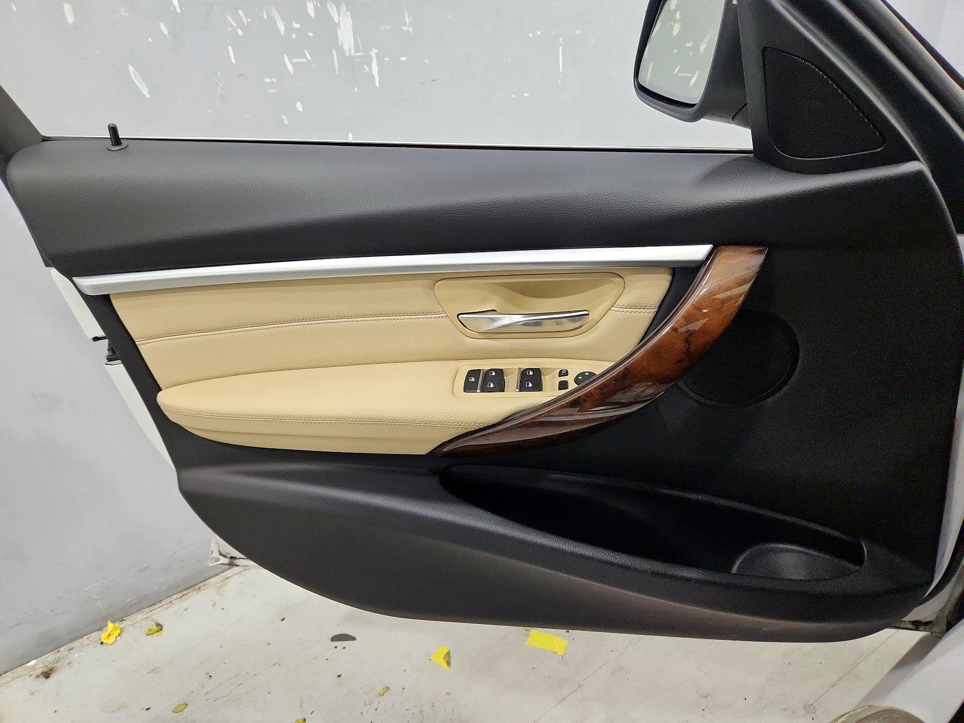 Thumbnail: 2018 BMW 3 Series - 12