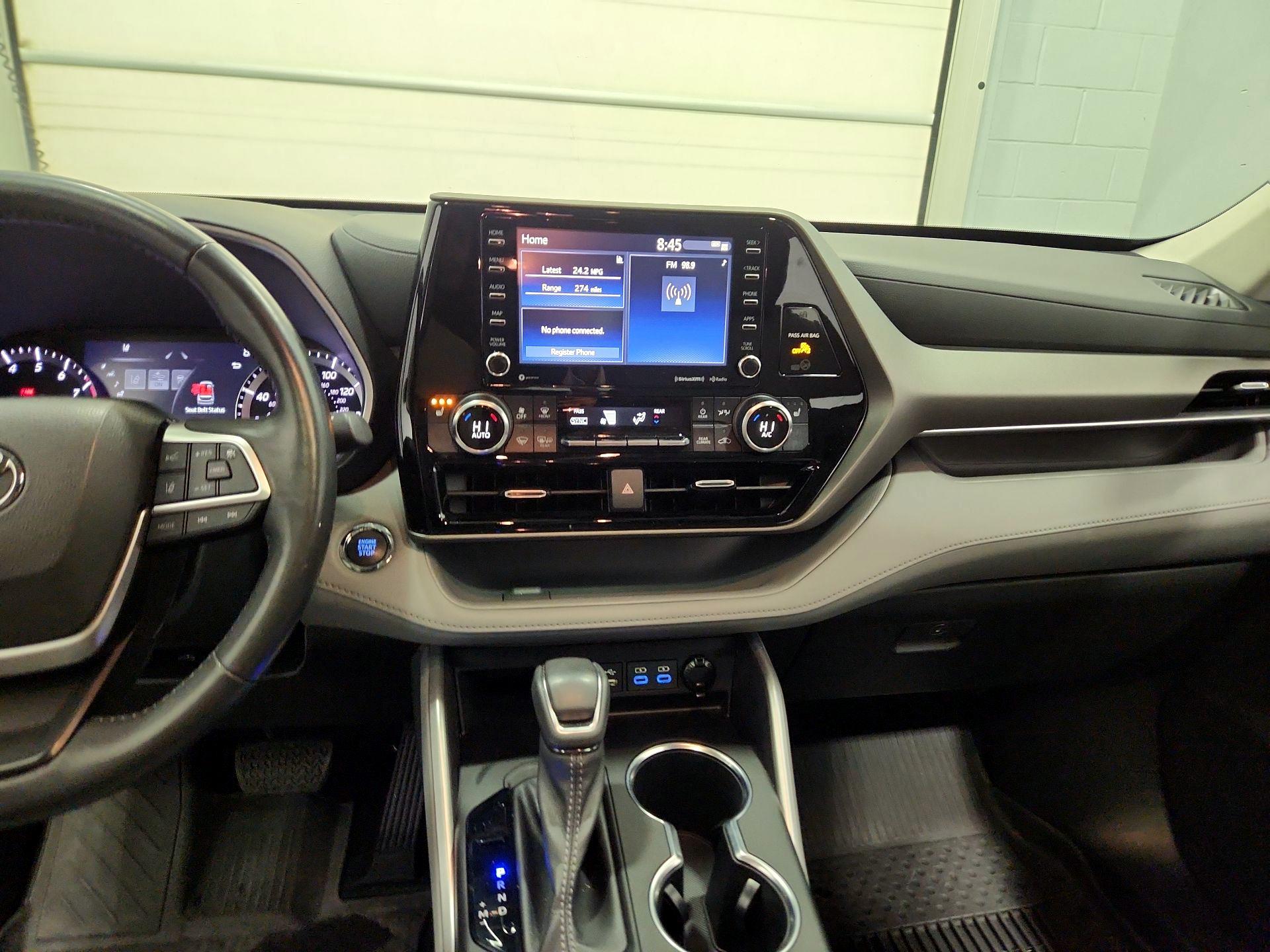 Thumbnail: 2022 Toyota Highlander - 9