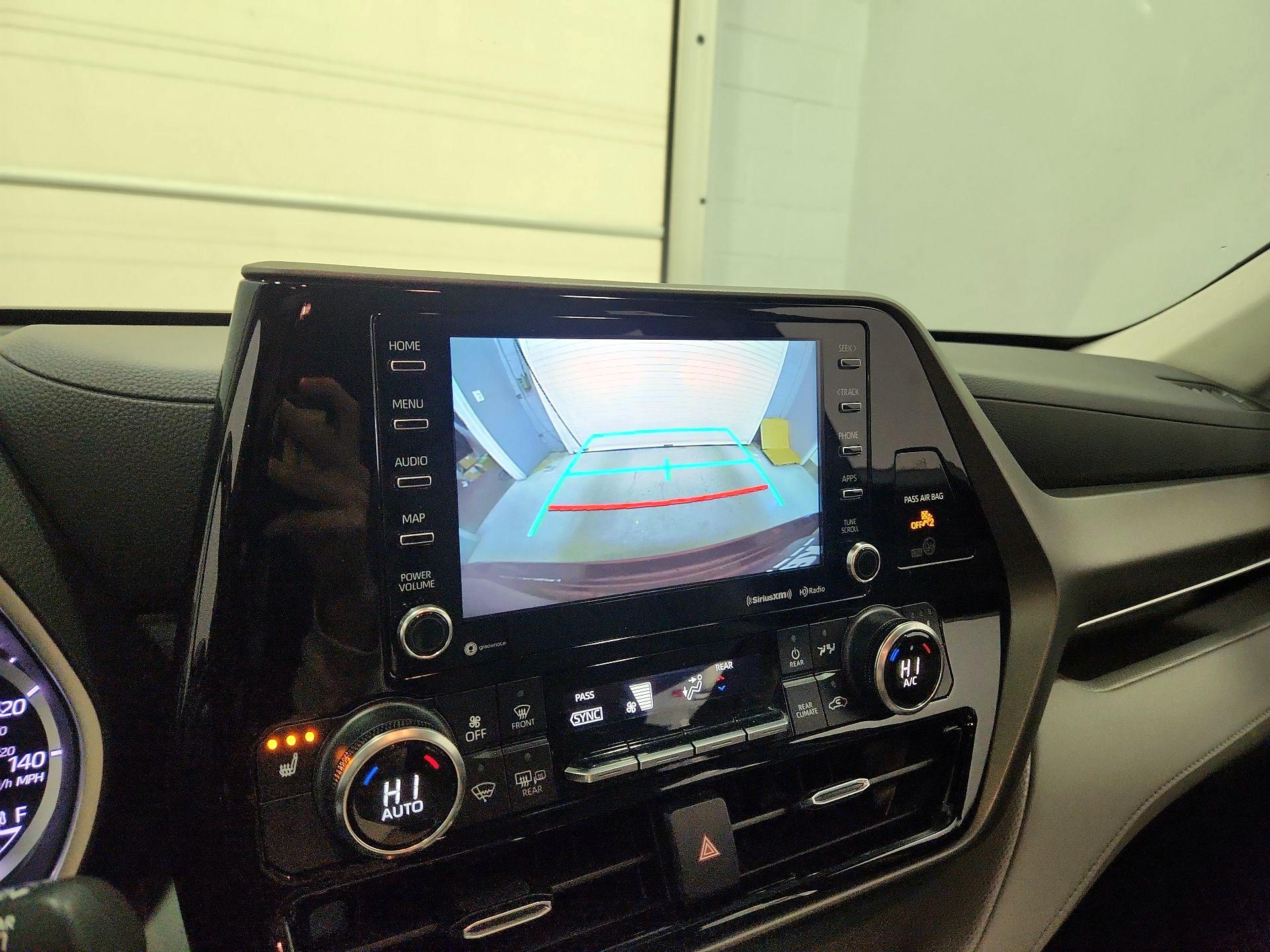 Thumbnail: 2022 Toyota Highlander - 14