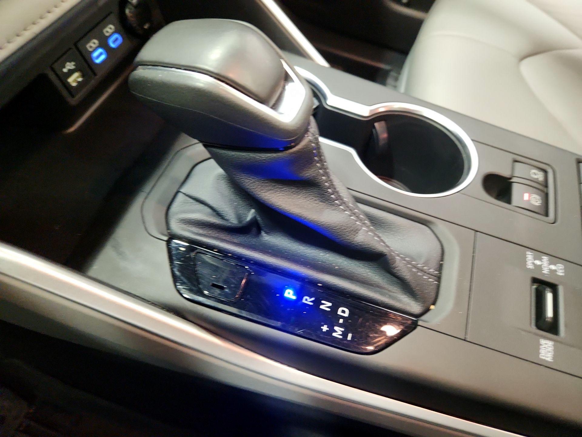 Thumbnail: 2022 Toyota Highlander - 17