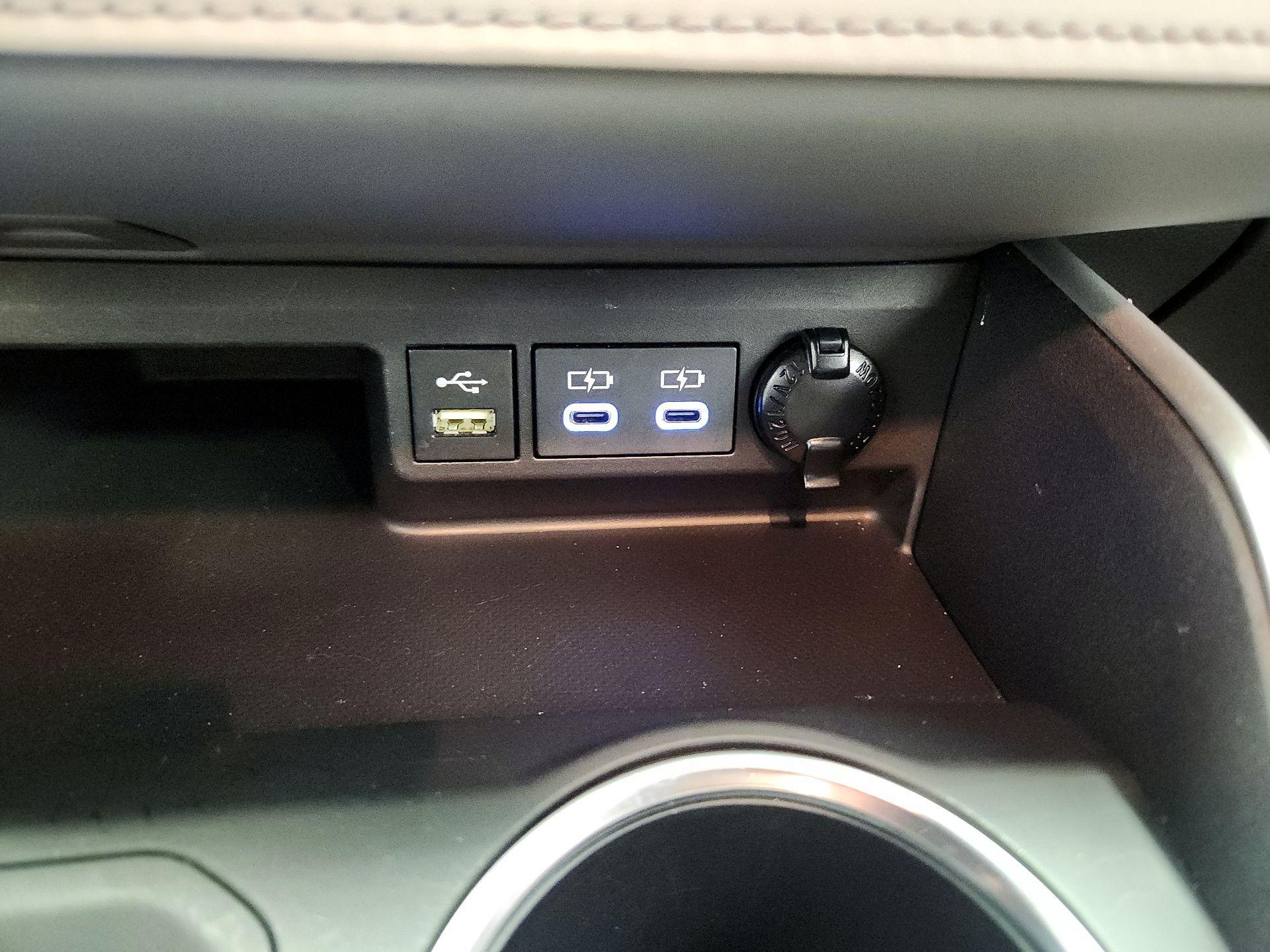 Thumbnail: 2022 Toyota Highlander - 18