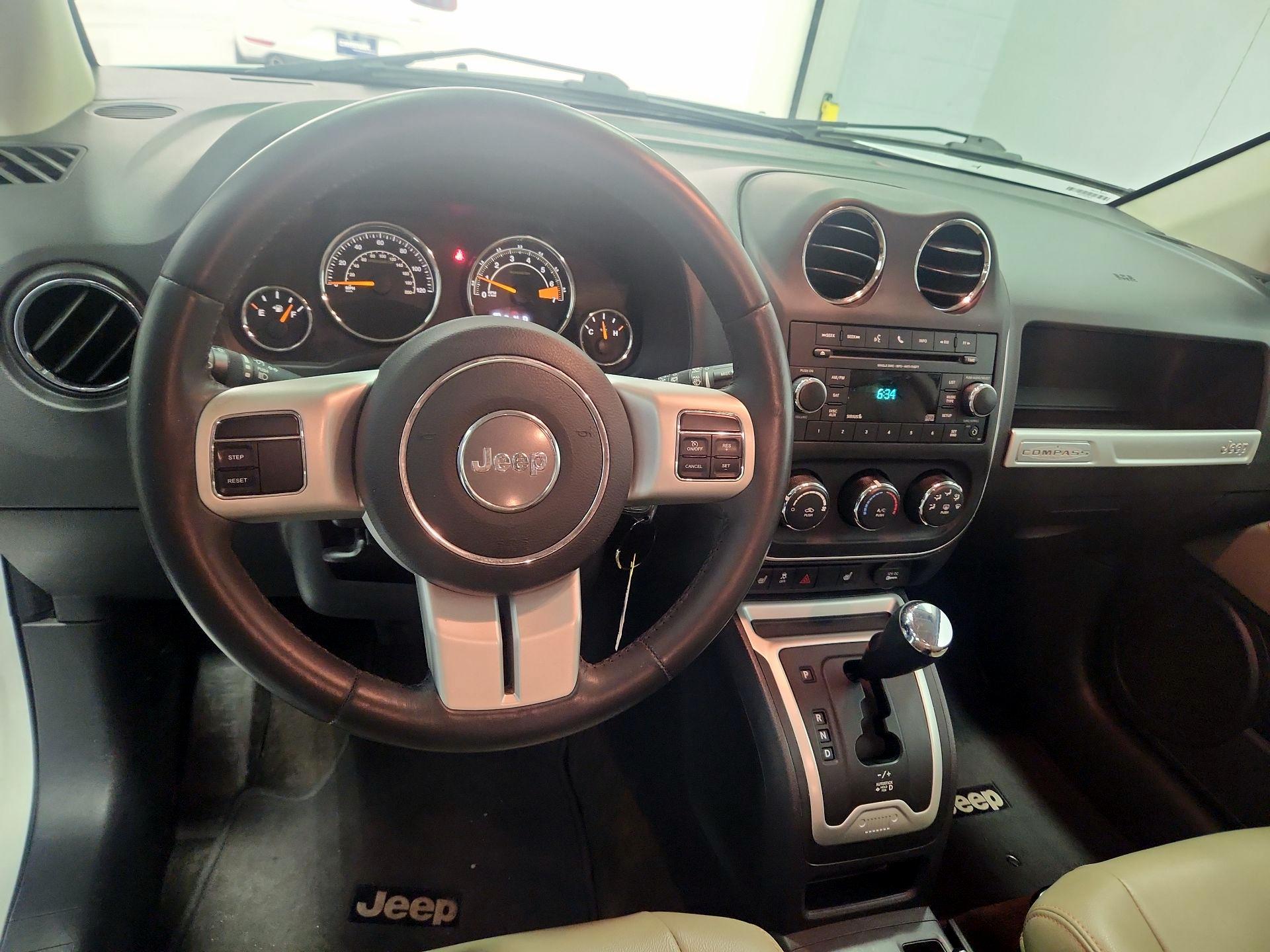 Thumbnail: 2015 Jeep Compass - 9