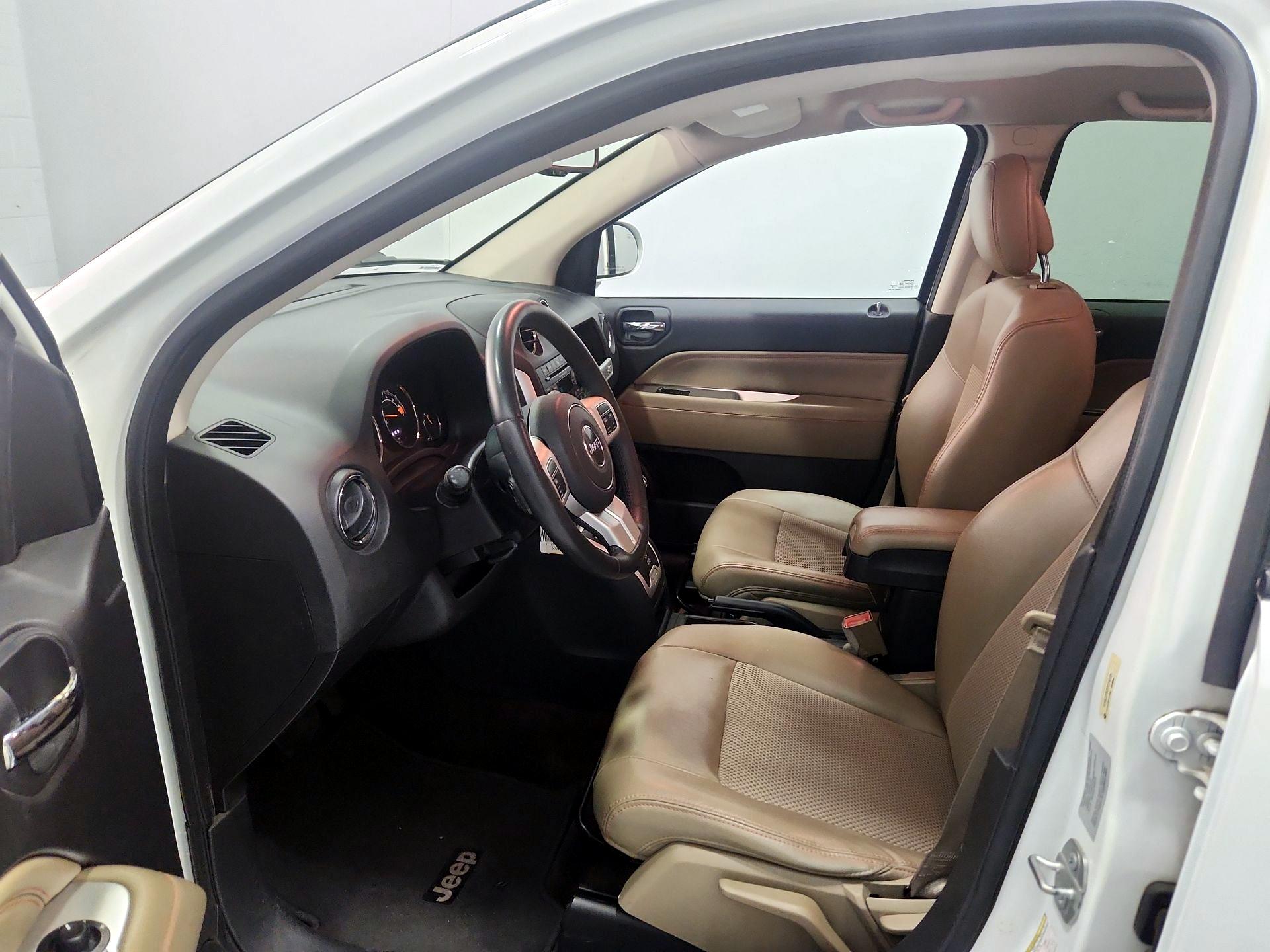 Thumbnail: 2015 Jeep Compass - 11