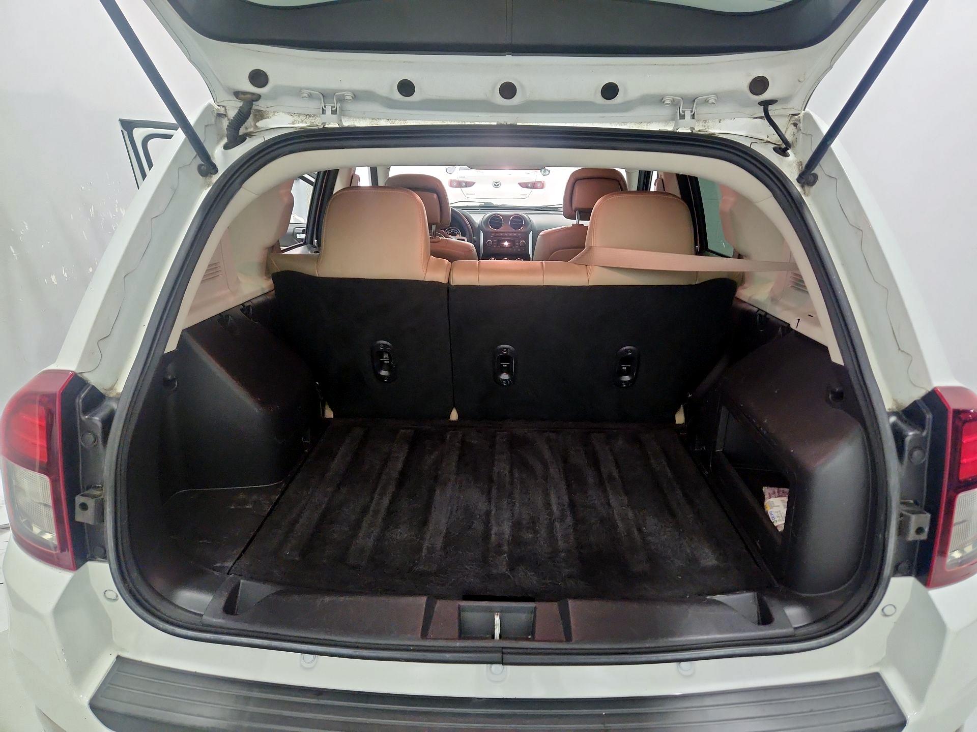 Thumbnail: 2015 Jeep Compass - 17