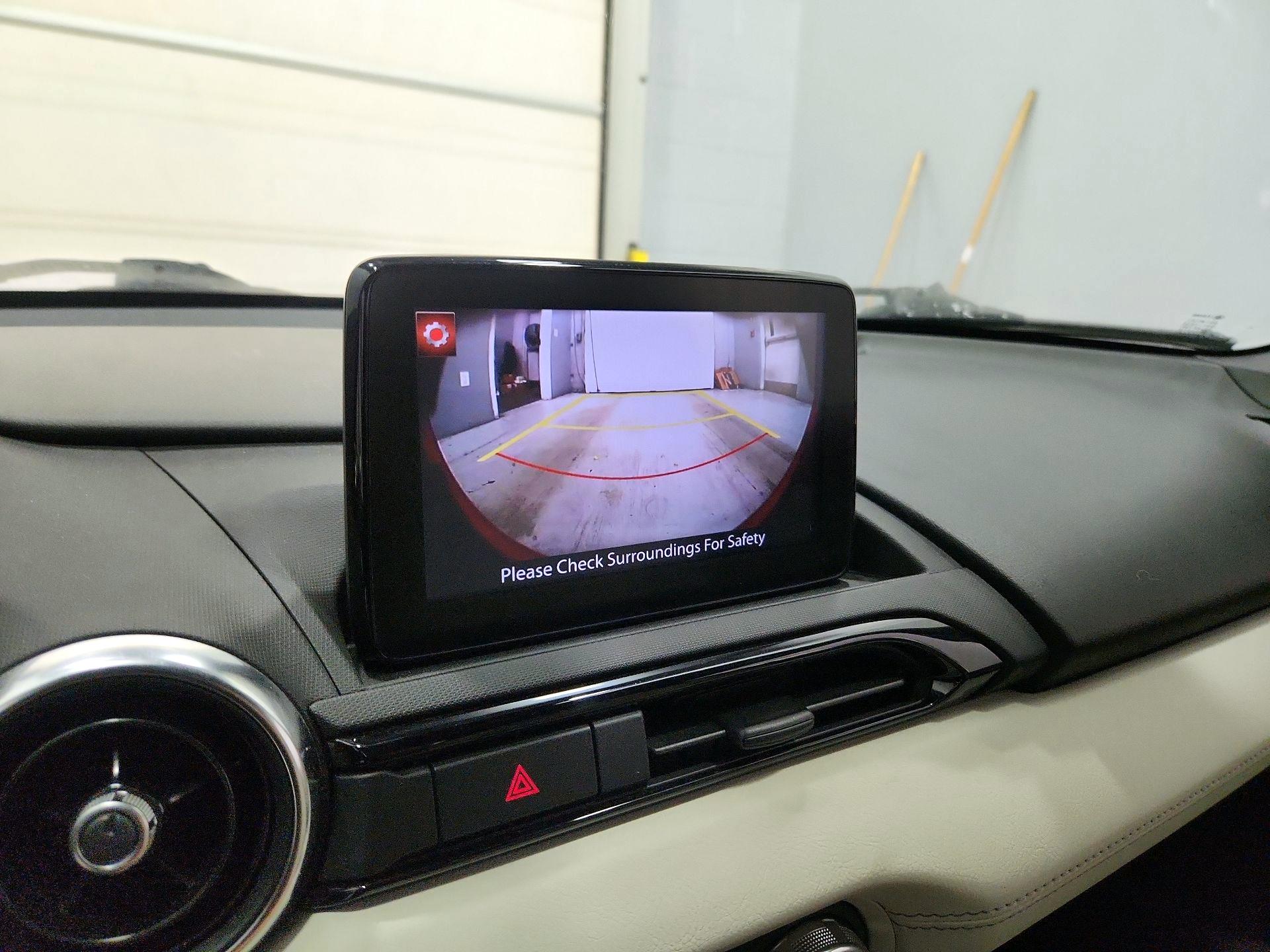 Thumbnail: 2021 Mazda MX-5 Miata - 14