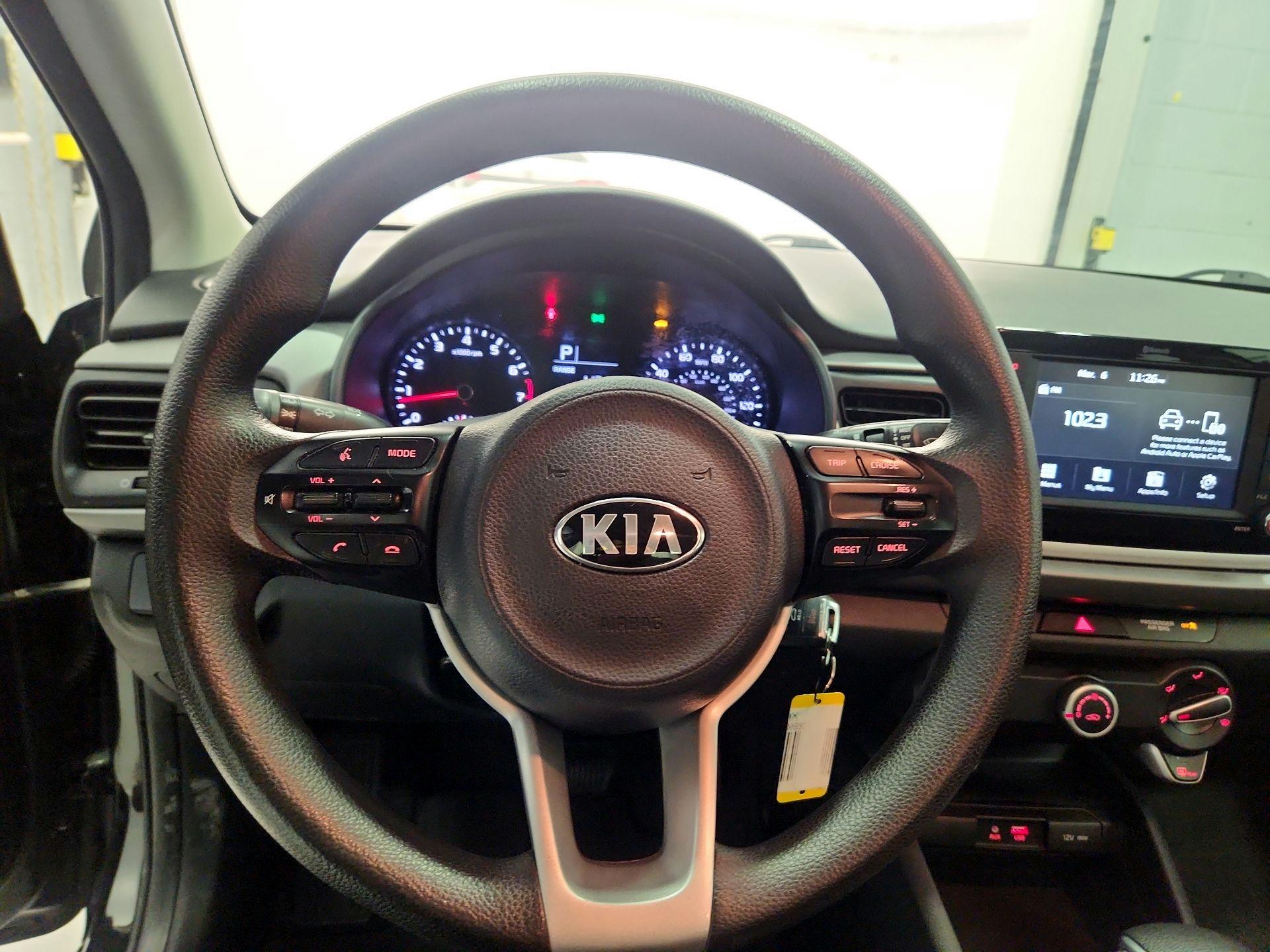 Thumbnail: 2020 Kia Rio - 10