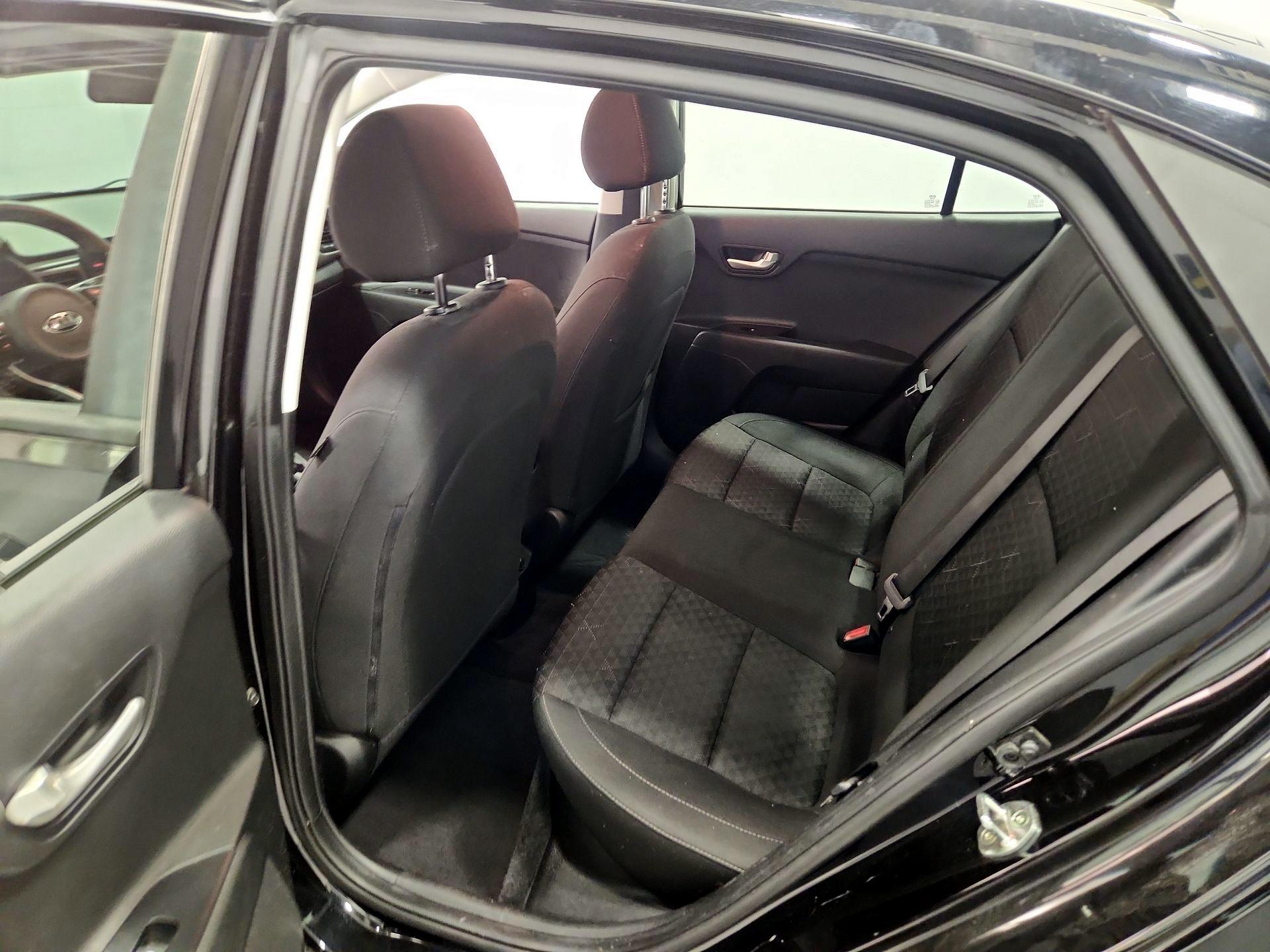 Thumbnail: 2020 Kia Rio - 19